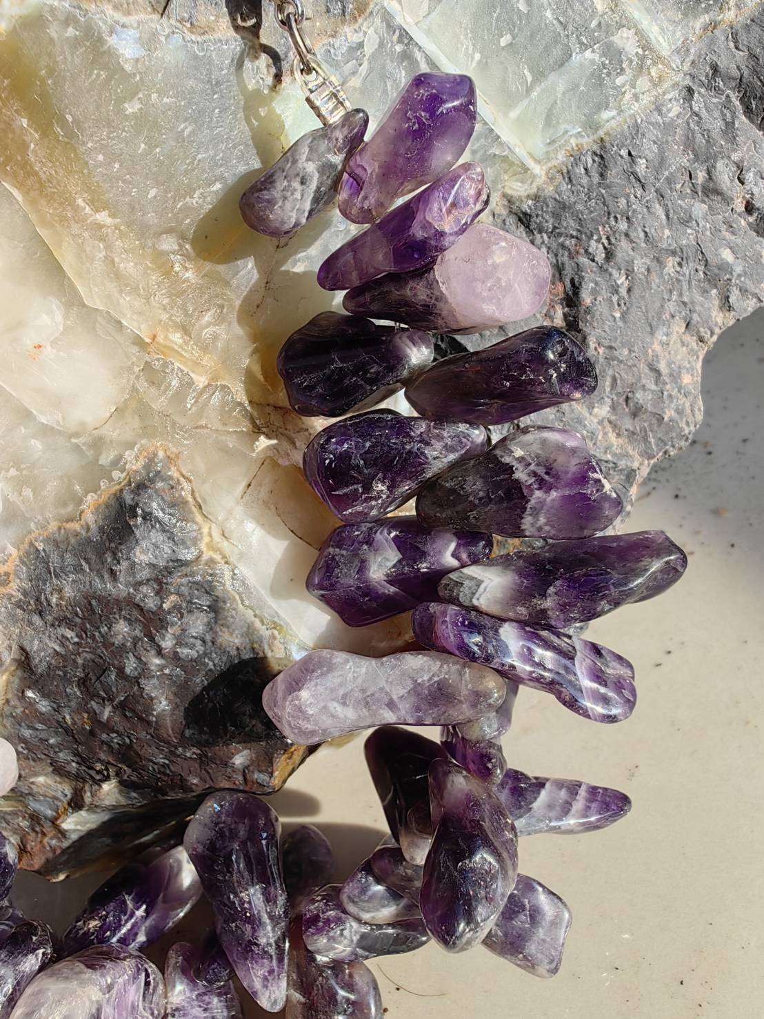 Amethyst Necklace สร้อยคออเมทิตส์ L 35 cm. 964.00 ct.