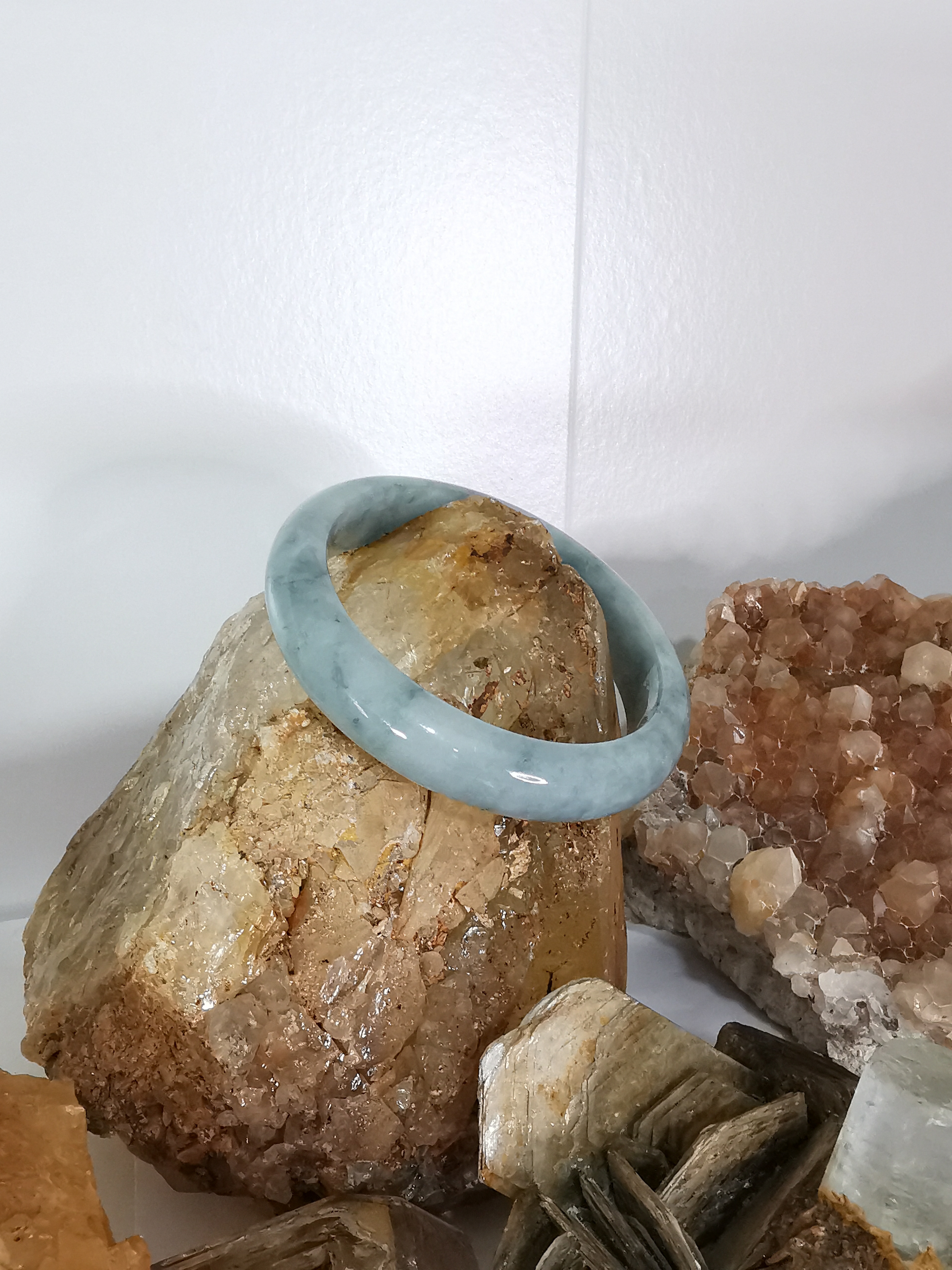 Green Bangle กำไลหยกเจไดต์แท้ Diameter/ เส้นผ่านศูนย์กลางด้านใน 59 mm.*