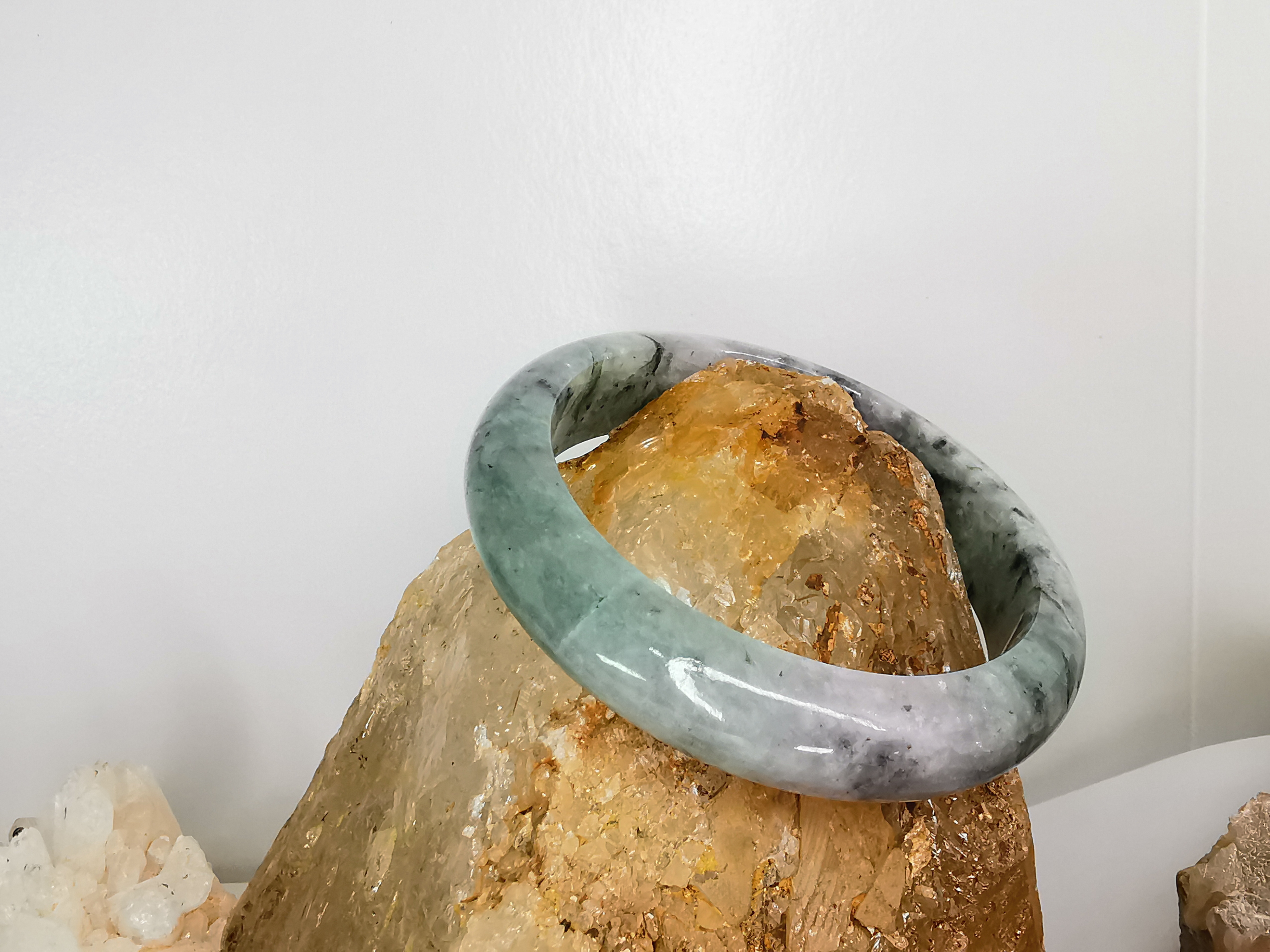 Green Grey Bangle กำไลหยกเจไดต์แท้ Diameter/ เส้นผ่านศูนย์กลางด้านใน 59 mm*.