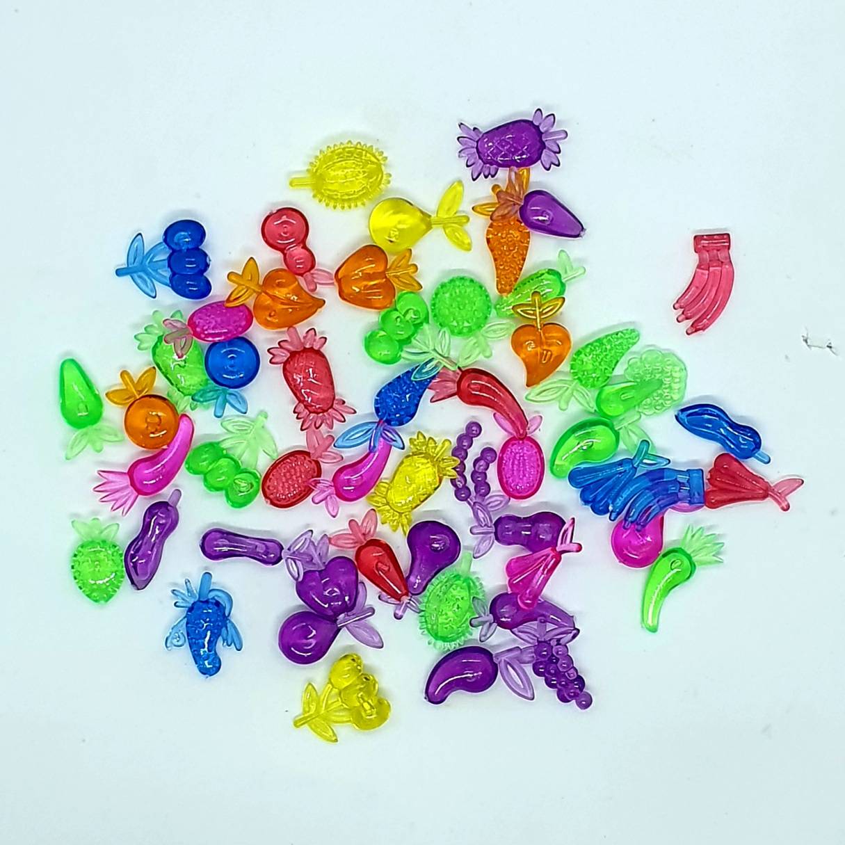 ตัวผลไม้ใสคละสี