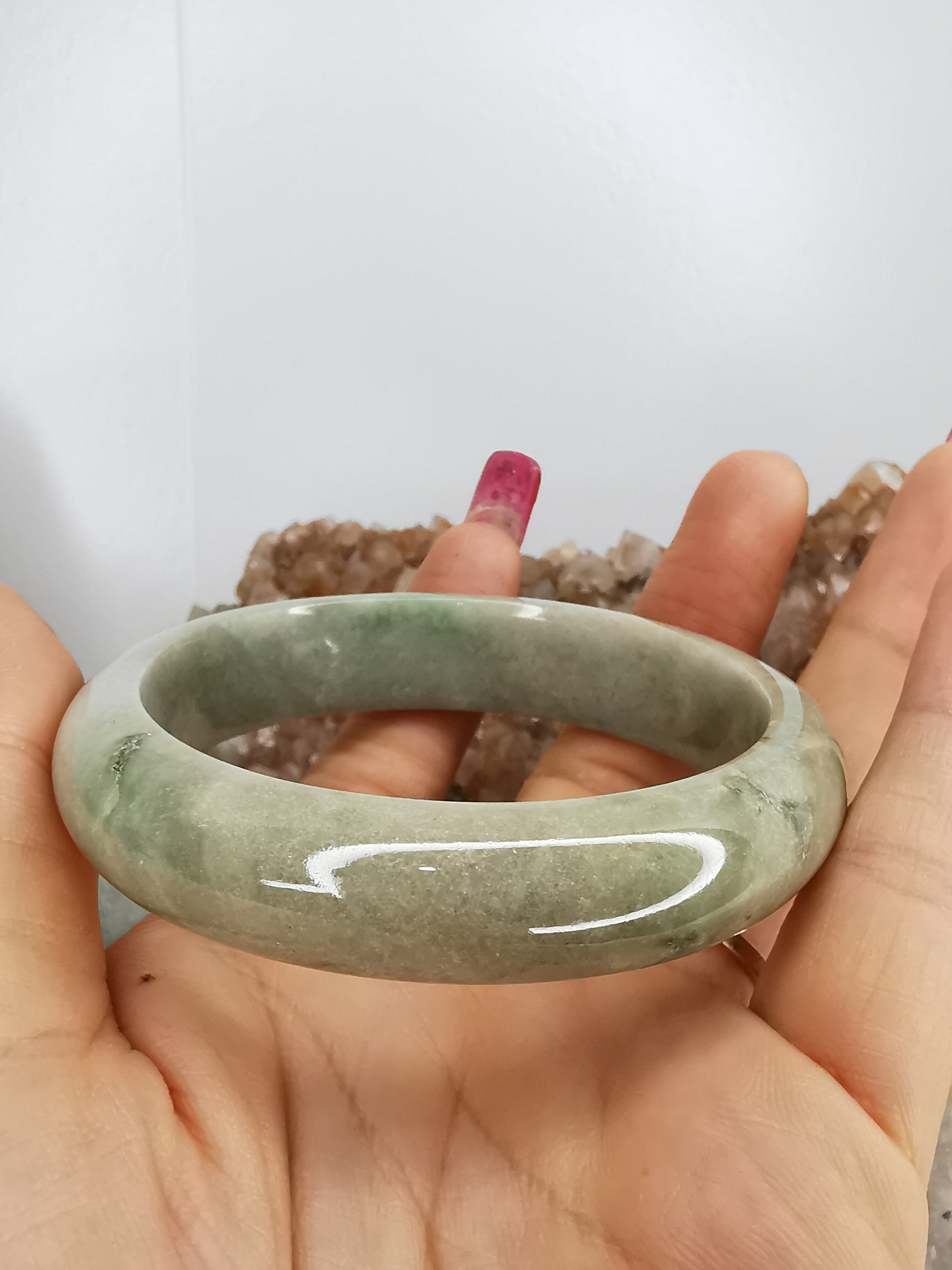 Green Yellow Bangle กำไลหยกเจไดต์แท้ Diameter/ เส้นผ่านศูนย์กลางด้านใน 58 mm.