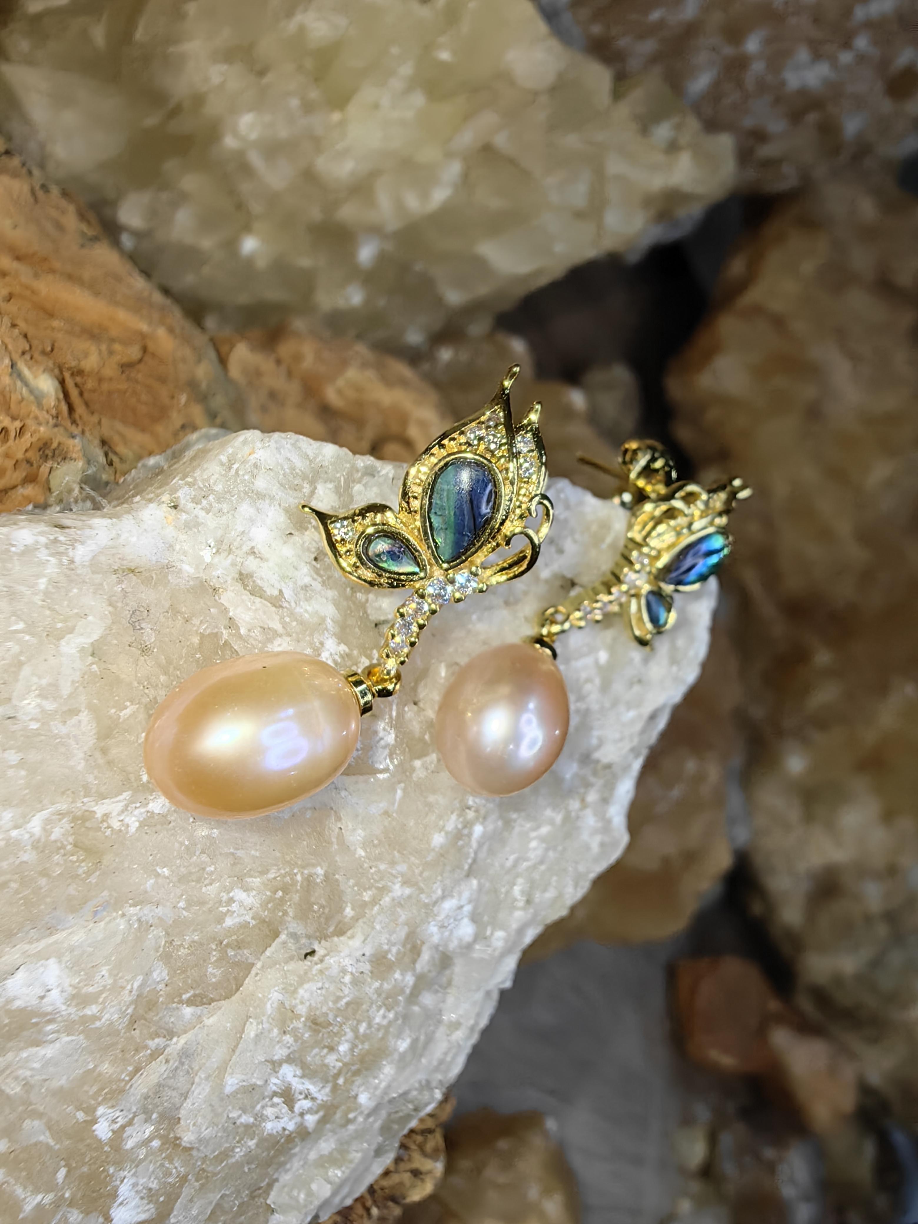 ต่างหูไข่มุกเลี้ยงธรรมชาติ เปลือกหอย เพชรสวิส Natural Cultured Pearl Mother of Pearl Swiss Diamond Earrings