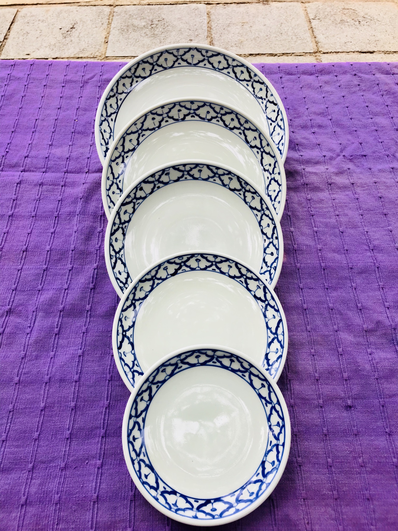 จานกลมลายไทยทรงบัว8"