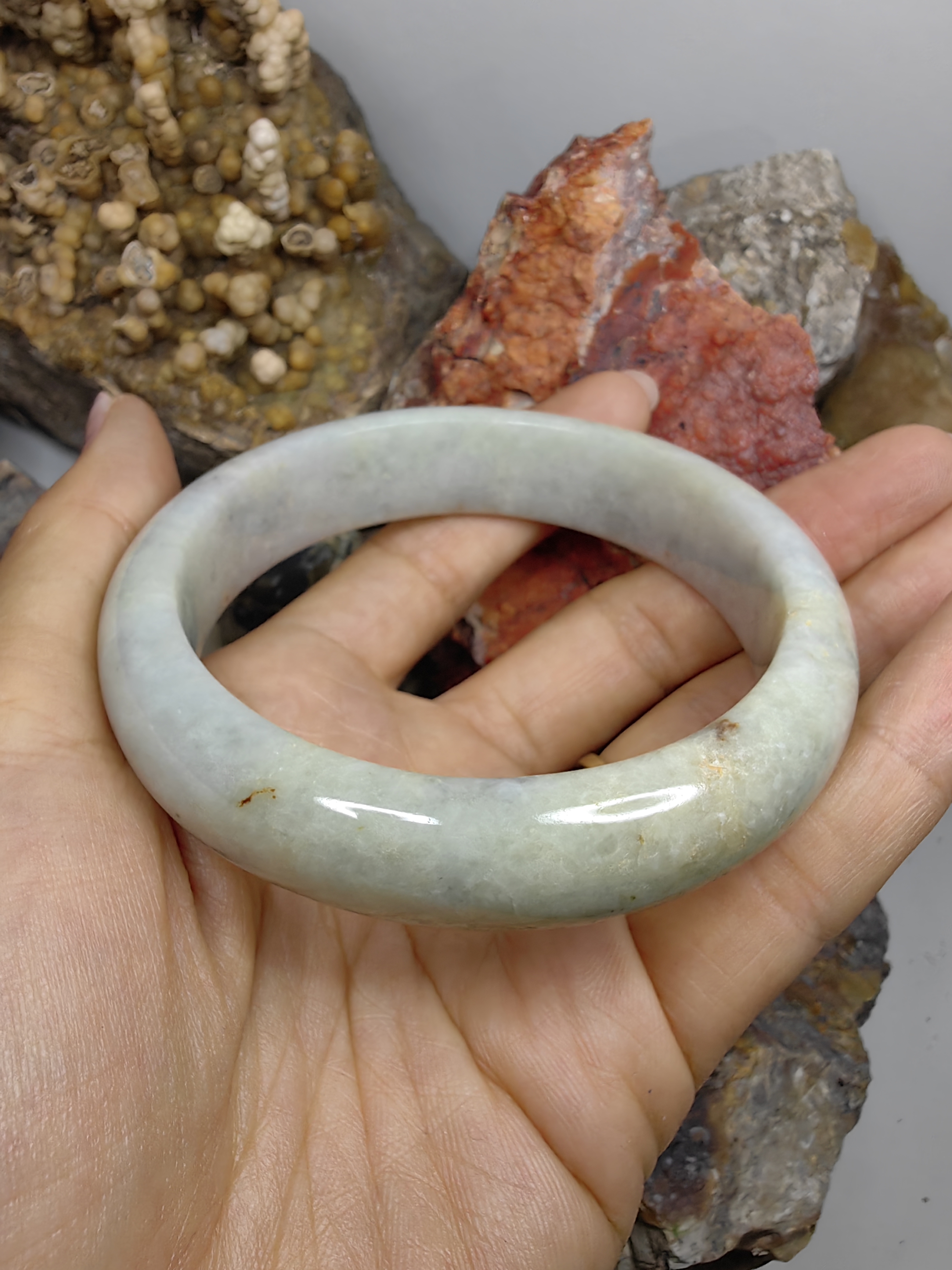 Burmese Jadeite Bangle Size 63 กำไลหยกเจไดต์พม่า Diameter/ เส้นผ่านศูนย์กลางด้านใน 63 mm.