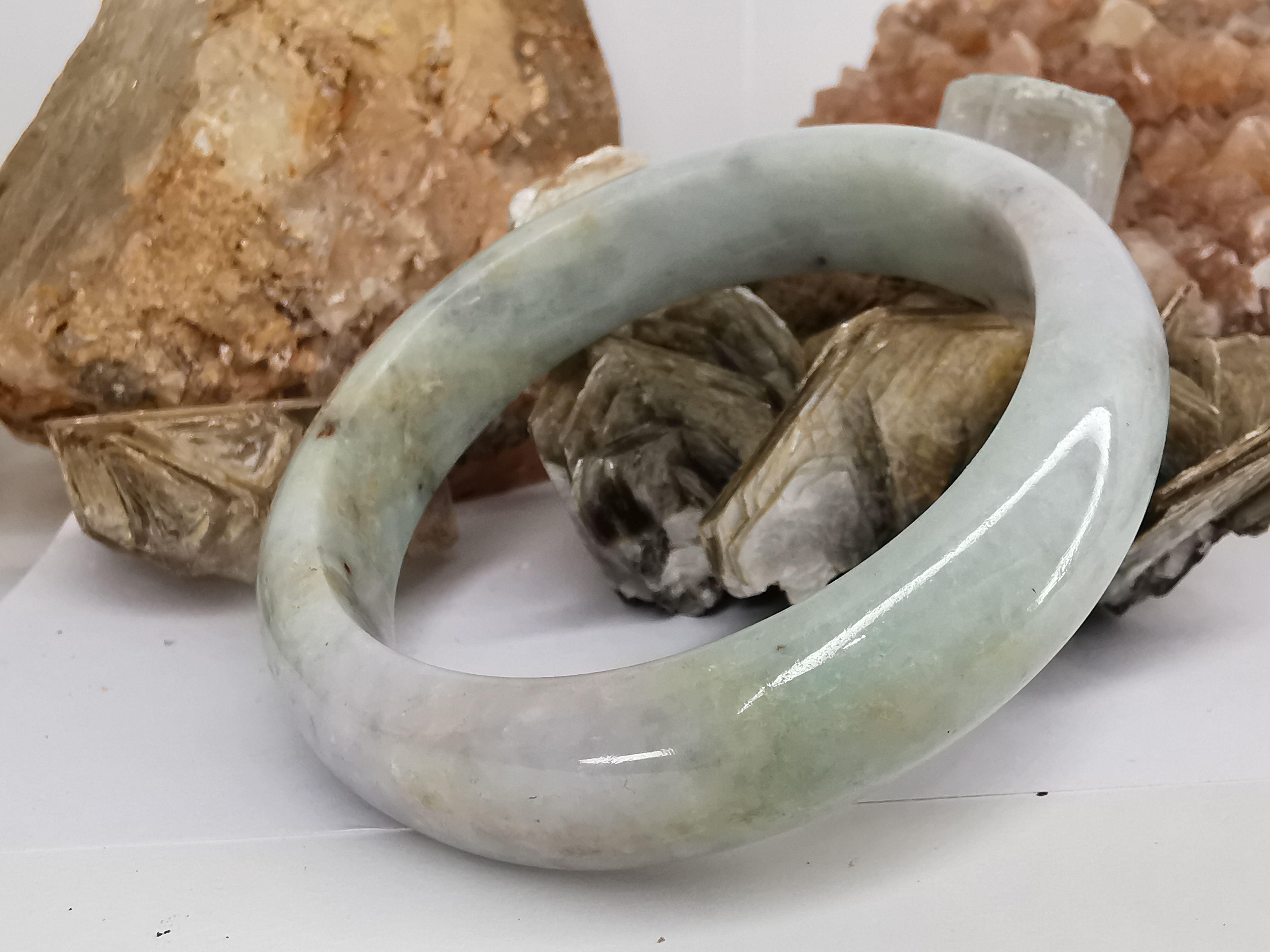 Violet Green Yellow Brown Bangle กำไลหยกเจไดต์แท้ Diameter/ เส้นผ่านศูนย์กลางด้านใน 63 mm.