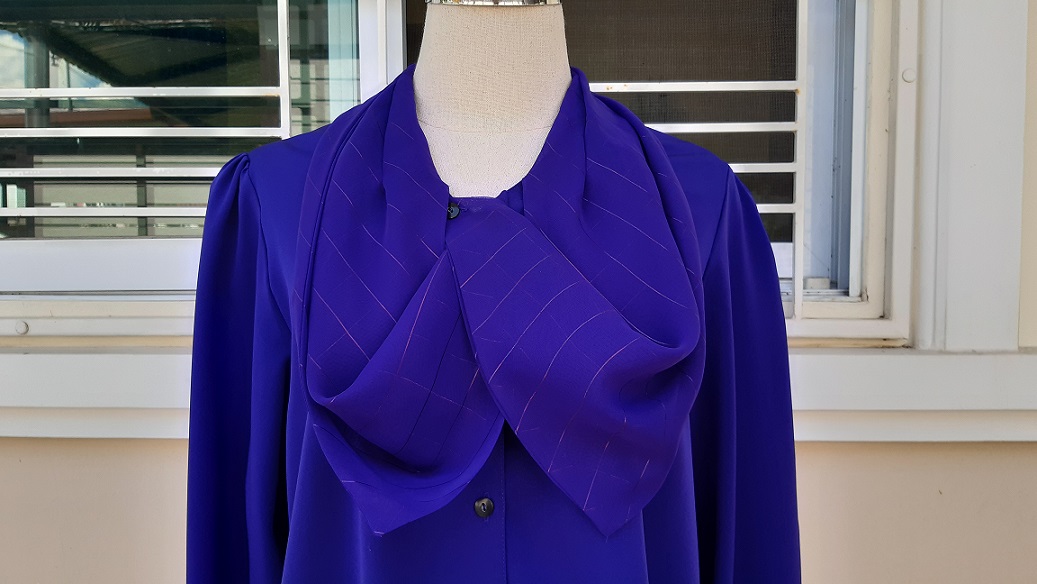 เสื้อเชิ้ตสีม่วงเข้มสวยๆ