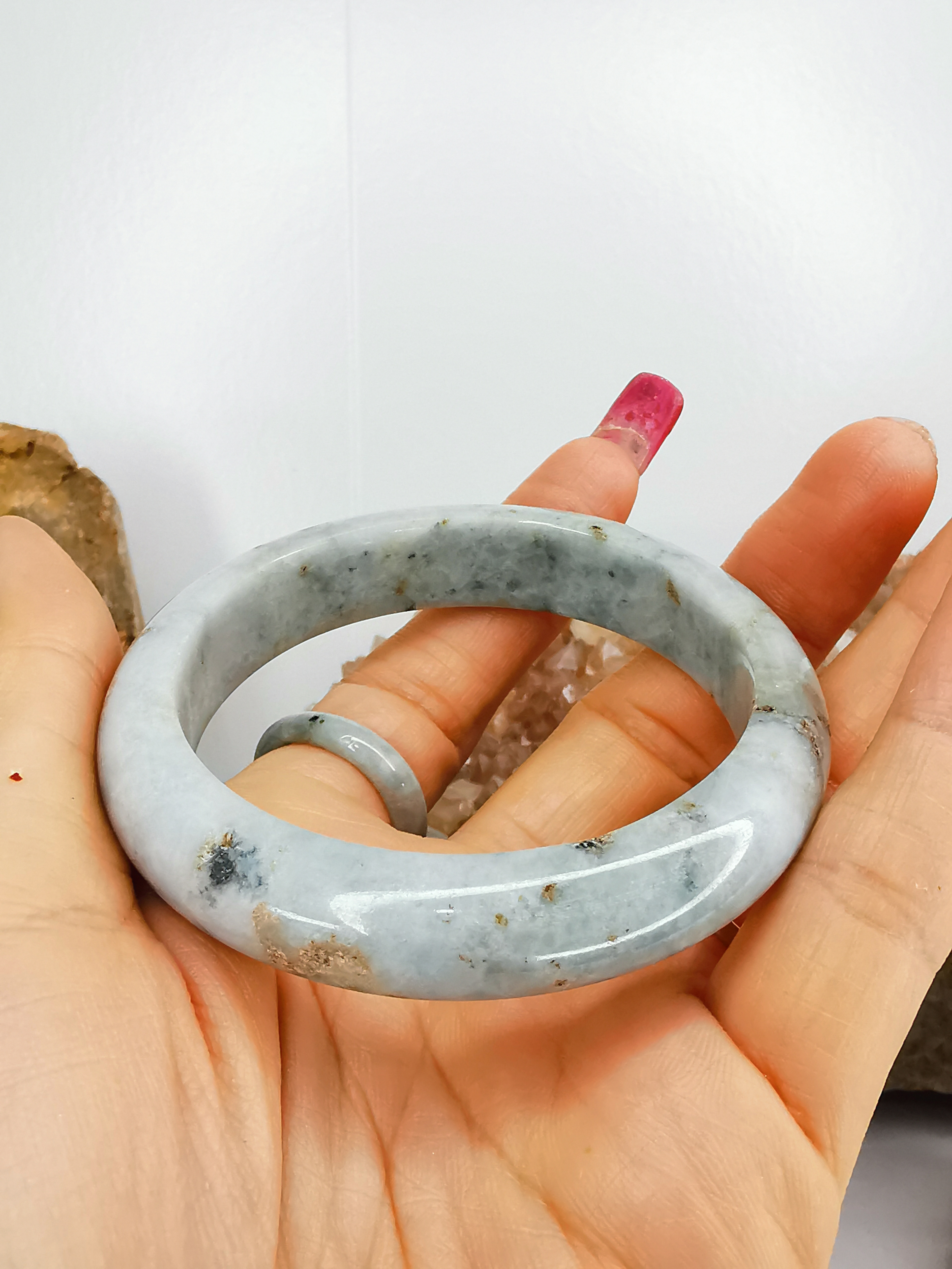 Green Yellow Jade Bangle กำไลหยกเจไดต์แท้ Diameter/ เส้นผ่านศูนย์กลางด้านใน 55 mm.