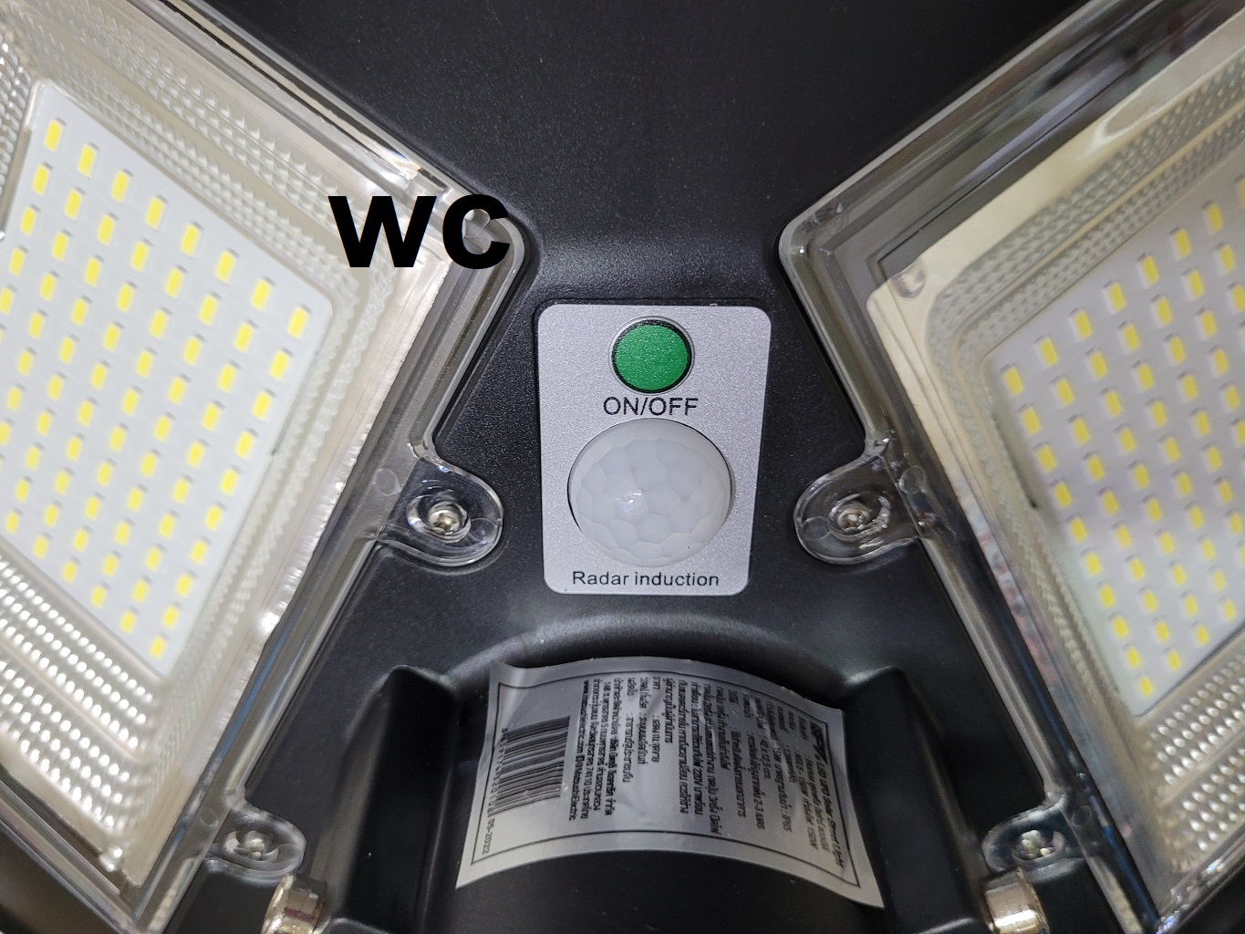 โคมไฟสปอร์ตไลท์ UFO โซลาร์เซลล์พร้อมรีโมต แบรน์ NPV NSL5 รุ่น UFO-150W