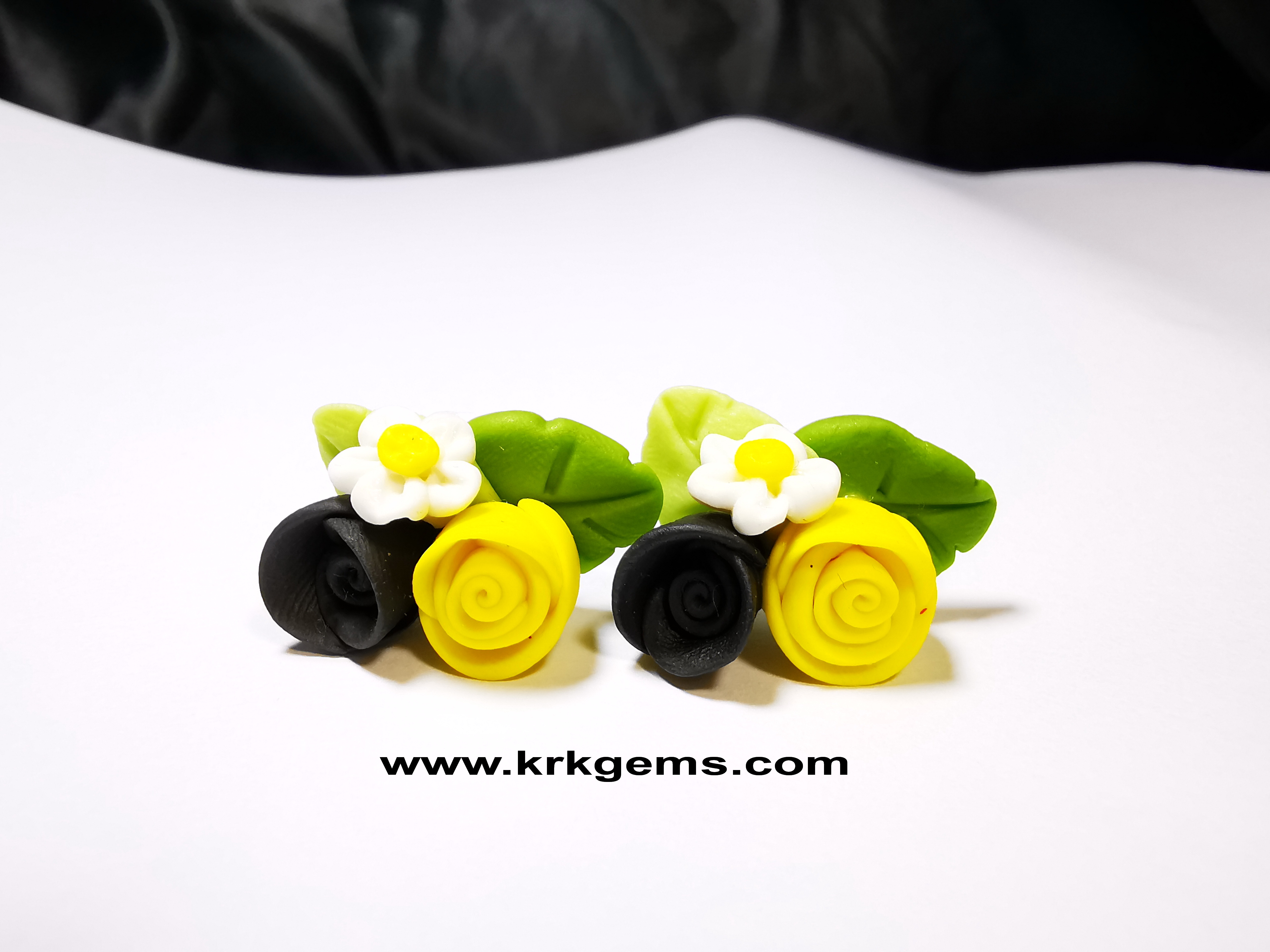 YELLOW BLACK 2ROSE HANDMADE CLAY EARRING