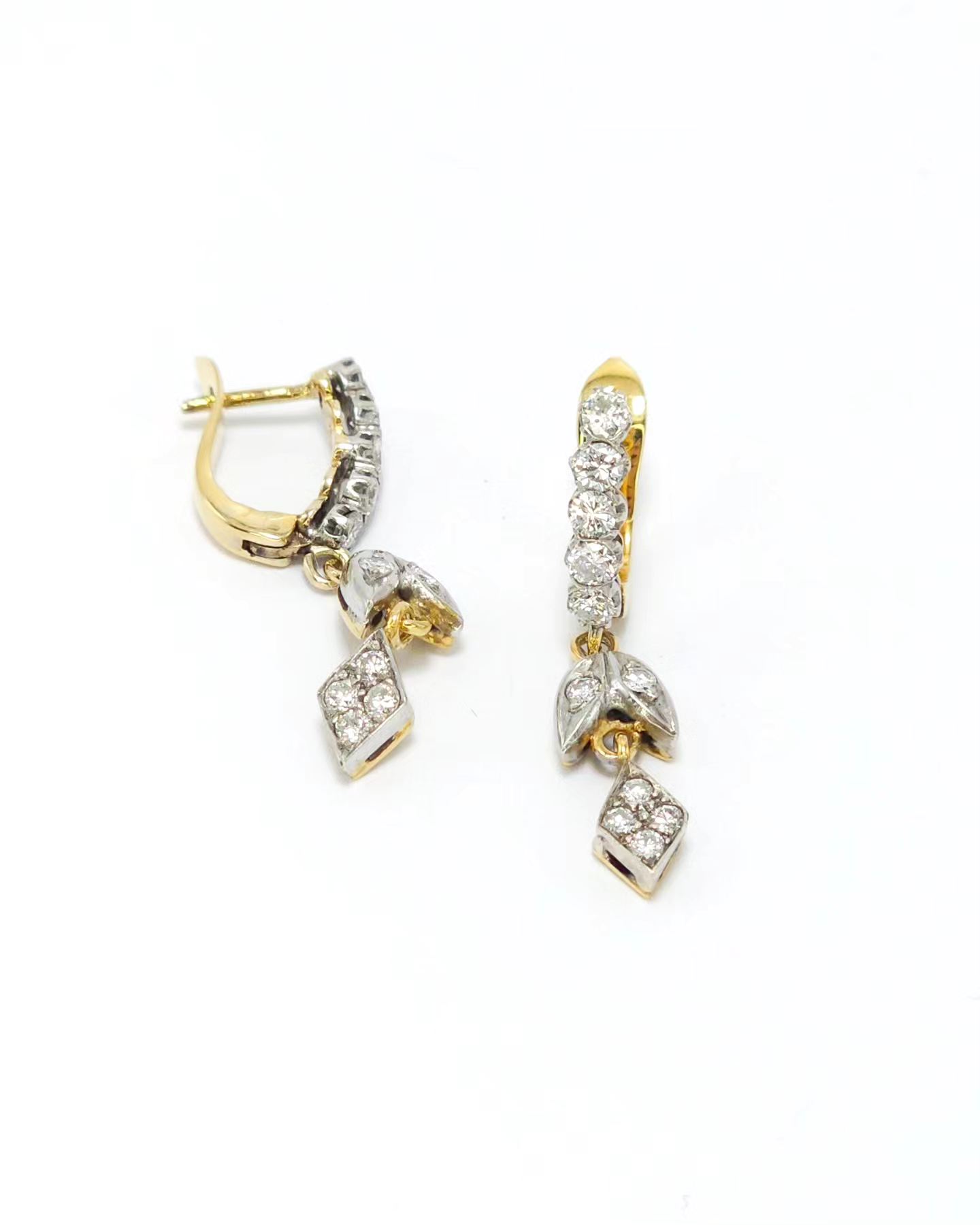 🚫ปิดการขาย(SoIdOut)🚫 ต่างหูโบราณทองคำ 10K หน้าปาหะ เพชรเกสร 4.5 ตัง 10 เม็ด 2 ตัง 12 เม็ด รวม 69 ตัง น้ำ 95-96 ความสะอาด vs-si น้ำหนัก 2.92 กรัม ราคา 9500.-(Net)