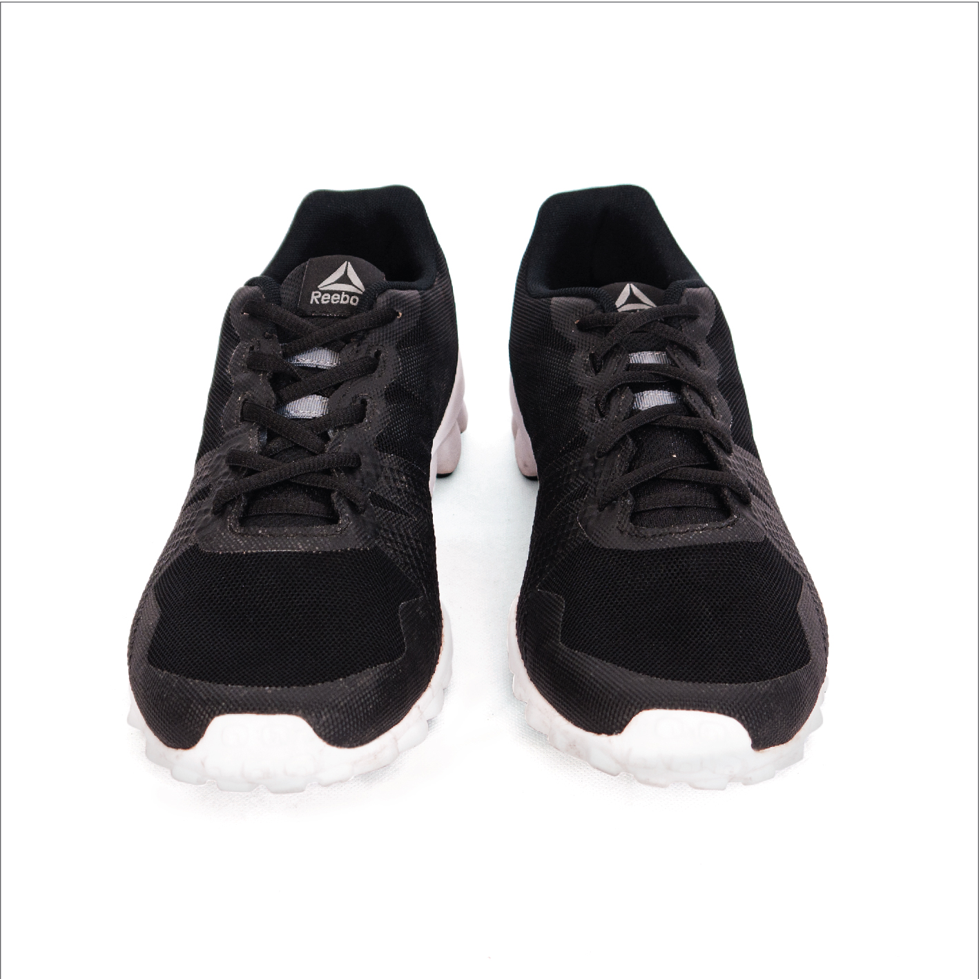 G 190066 รองเท้าวิ่ง (ผ้าใบ) Reebok ราคาเช่า 145 บาท ต่อ 1 วัน