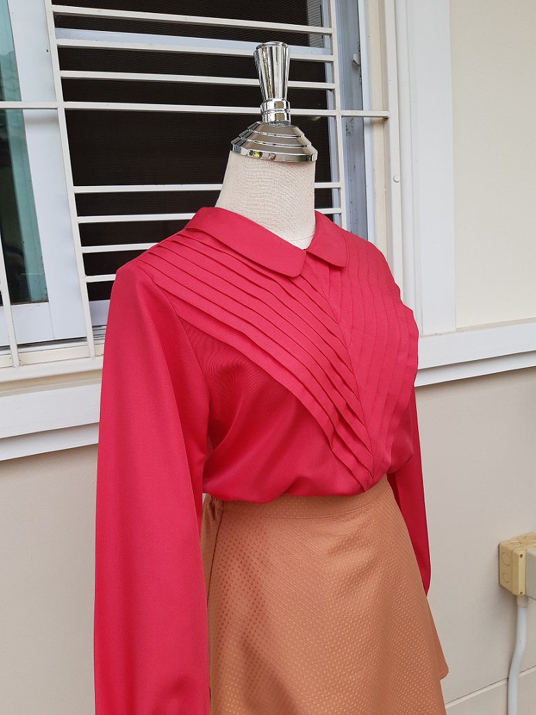 กระโปรงสั้น สีชาเย็น