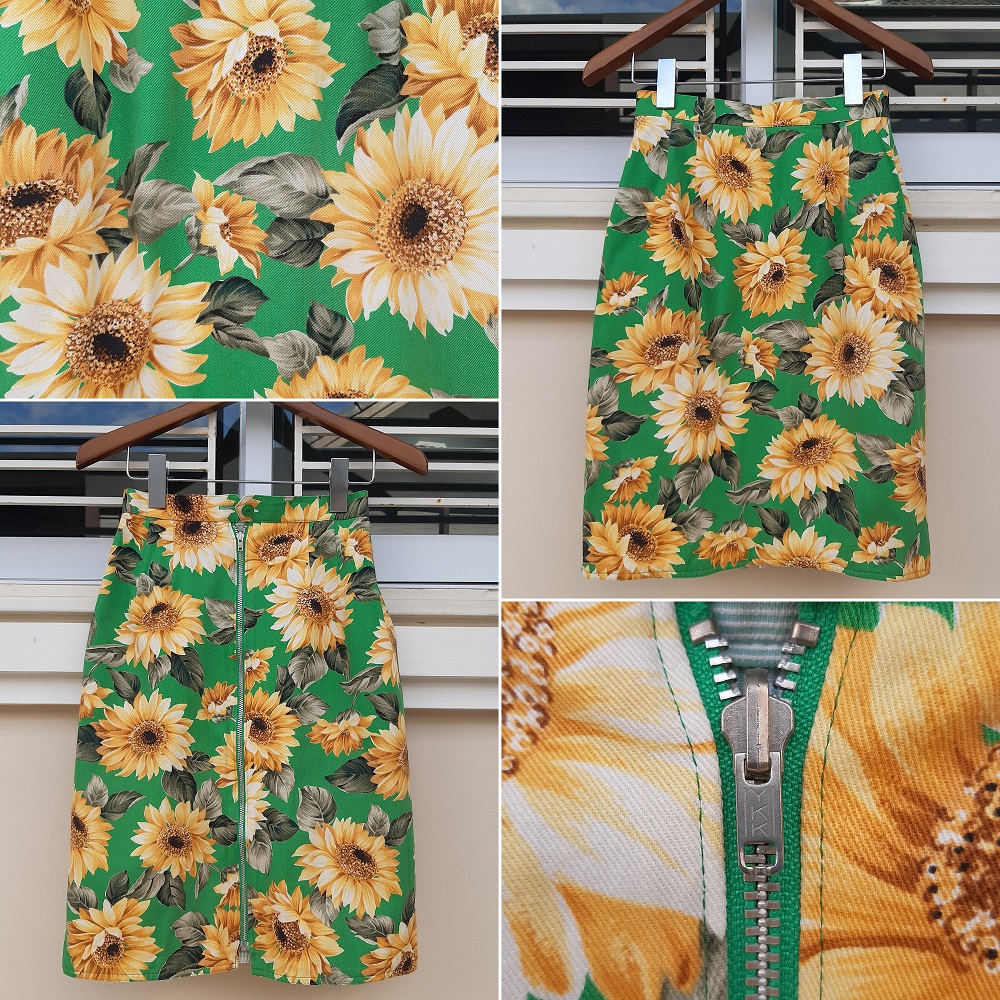 🔥 SALE 50% 🔥 กระโปรงวินเทจสีเขียวลายทานตะวัน 🌻 ซิปหน้า ykk ใส่ได้ 2 ด้าน อีกฝั่งเป็นลายทางสีเขียว-ขาว (Floral & Stripe pattern)