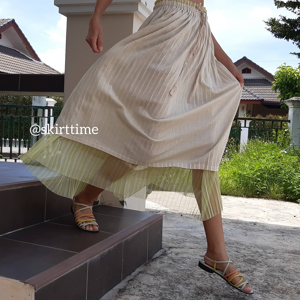 กระโปรงพลีทผ้ามุ้งสีเขียวมะนาว ใส่ได้ 2 ด้าน