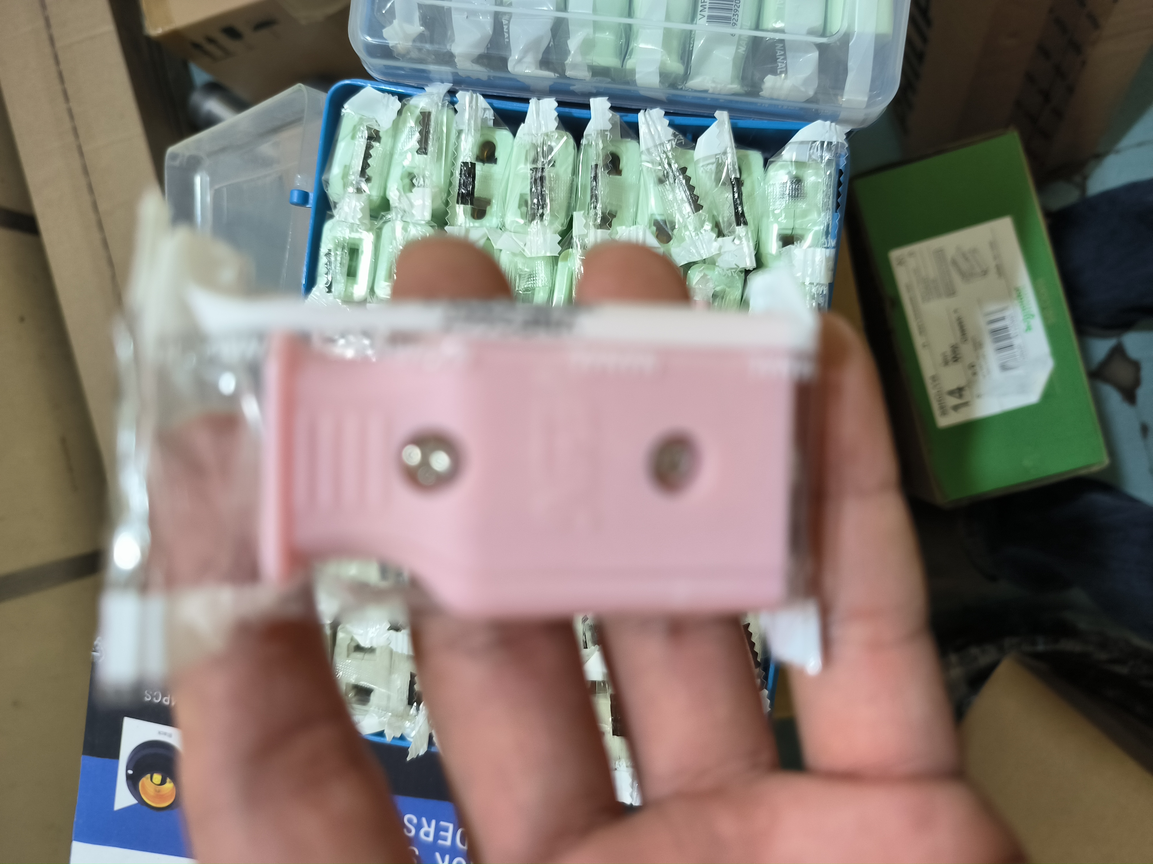 NANAL ปลั๊กตัวผู้ ปลั๊กตัวเมีย ขาแบน ขากลม 1ตัว ทองเหลืองแท้ 2PIN Male-Female Plug คละสี มีมอก. สินค้ารวมภาษีออกบิลภาษีได้