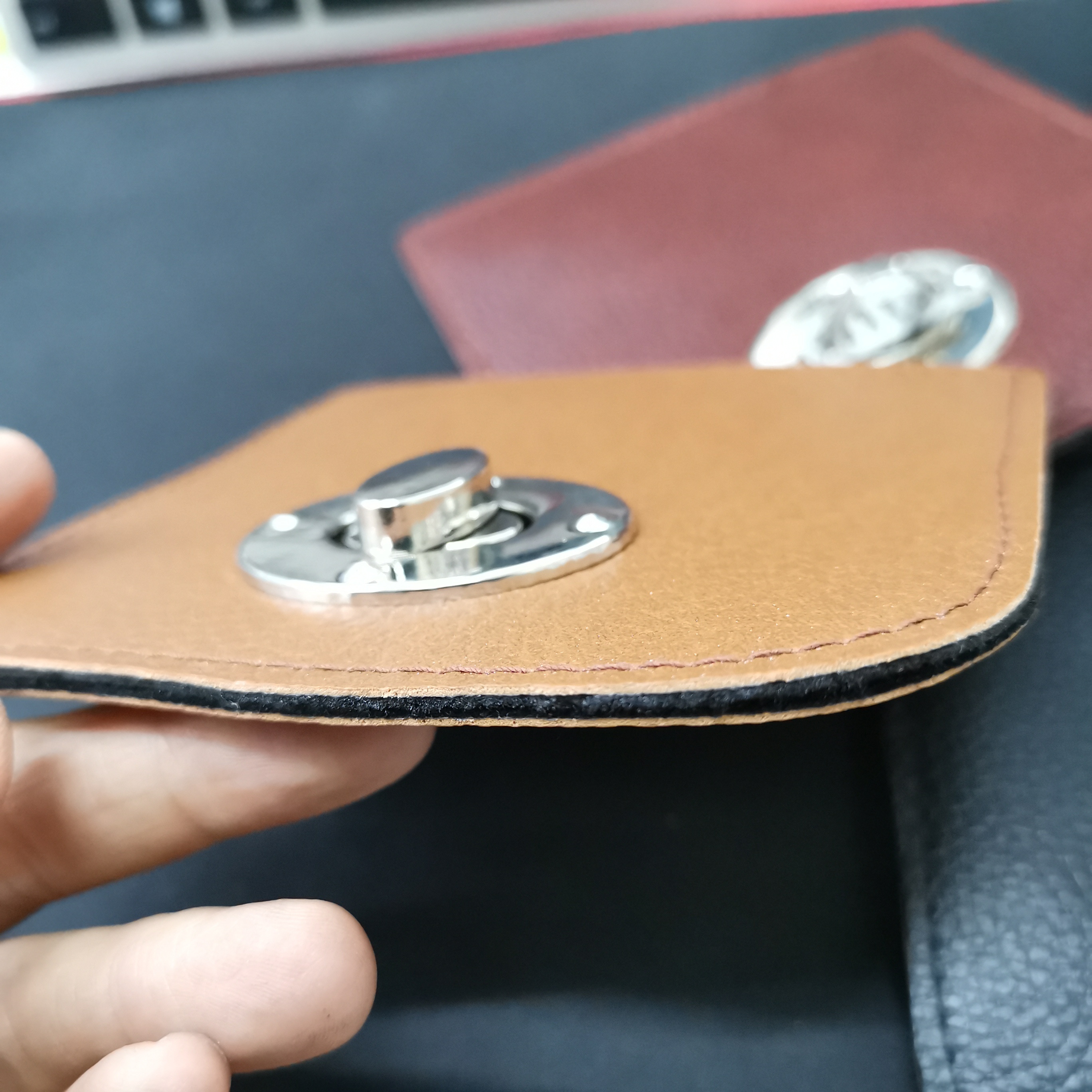 หน้ากระเป๋า ปากลูกบิด กว้าง12cm. X 12cm. คลิกเลือกสี (ในรายการไม่มีหมุดนะคะ)