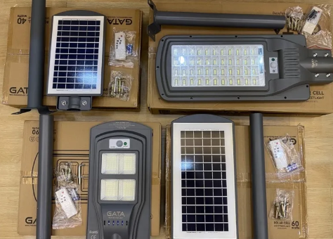โคมไฟถนน GATA Solarcell LED ขนาด 200 วัตต์ Daylight ใช้งานได้ 24 ชม. มีระบบตั้วเวลา เปิด-ปิด สินค้ารับประกัน 1 ปี สำเนา สำเนา