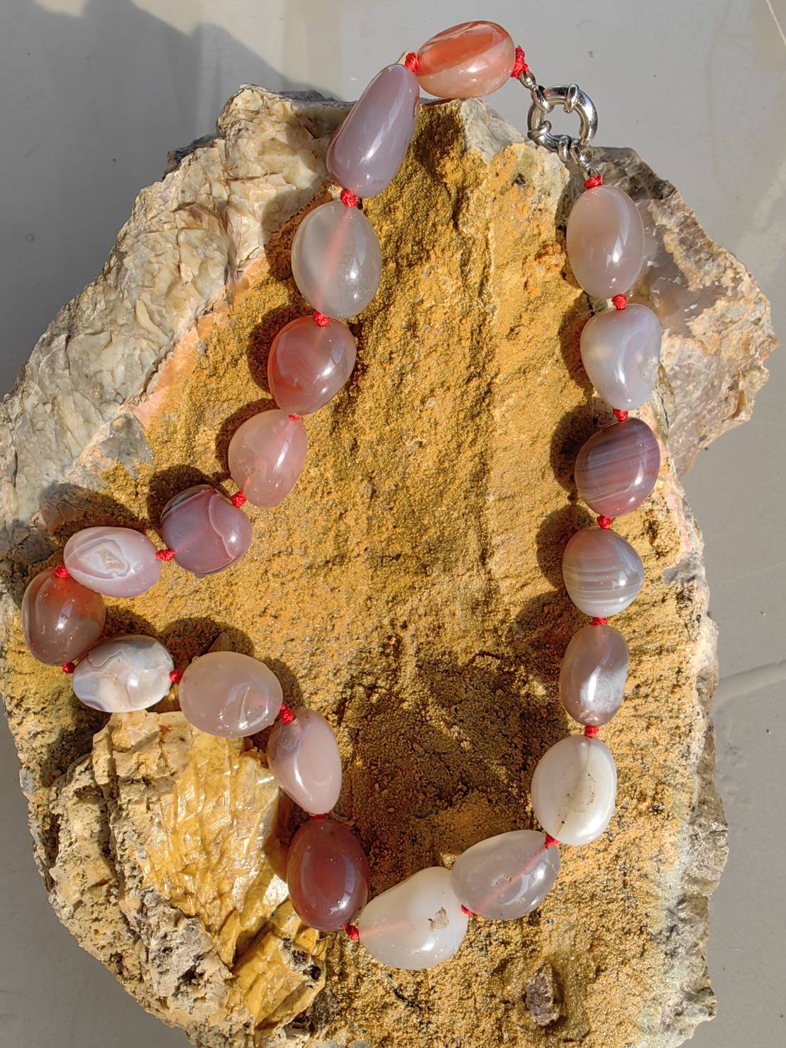 Orange White Brown Agate Necklace สร้อยคออาเกต สีส้ม ขาว น้ำตาล L 49 cm. 815.50 ct.
