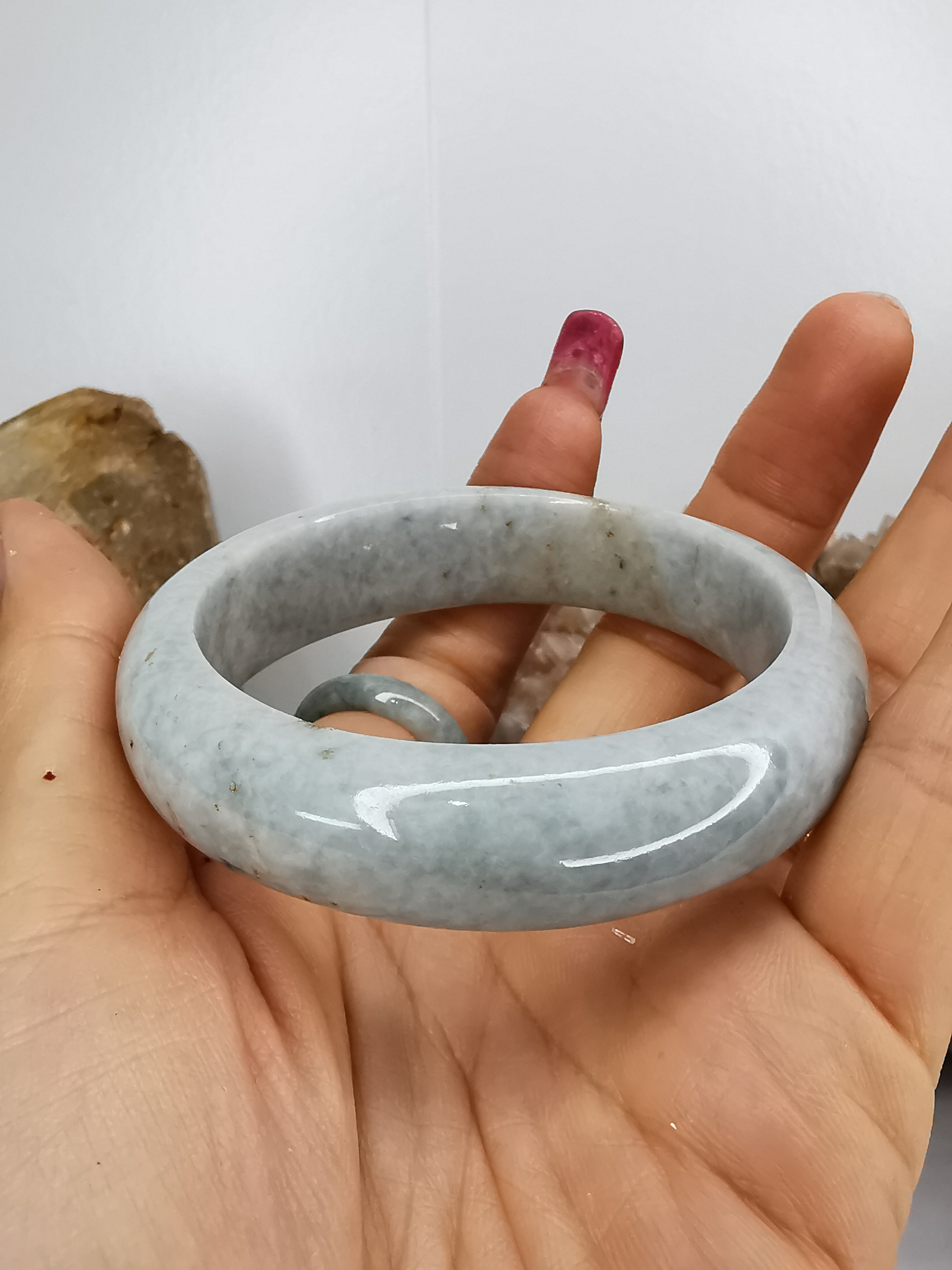 White Green Jade Bangle กำไลหยกเจไดต์แท้ Diameter/ เส้นผ่านศูนย์กลางด้านใน 55 mm.