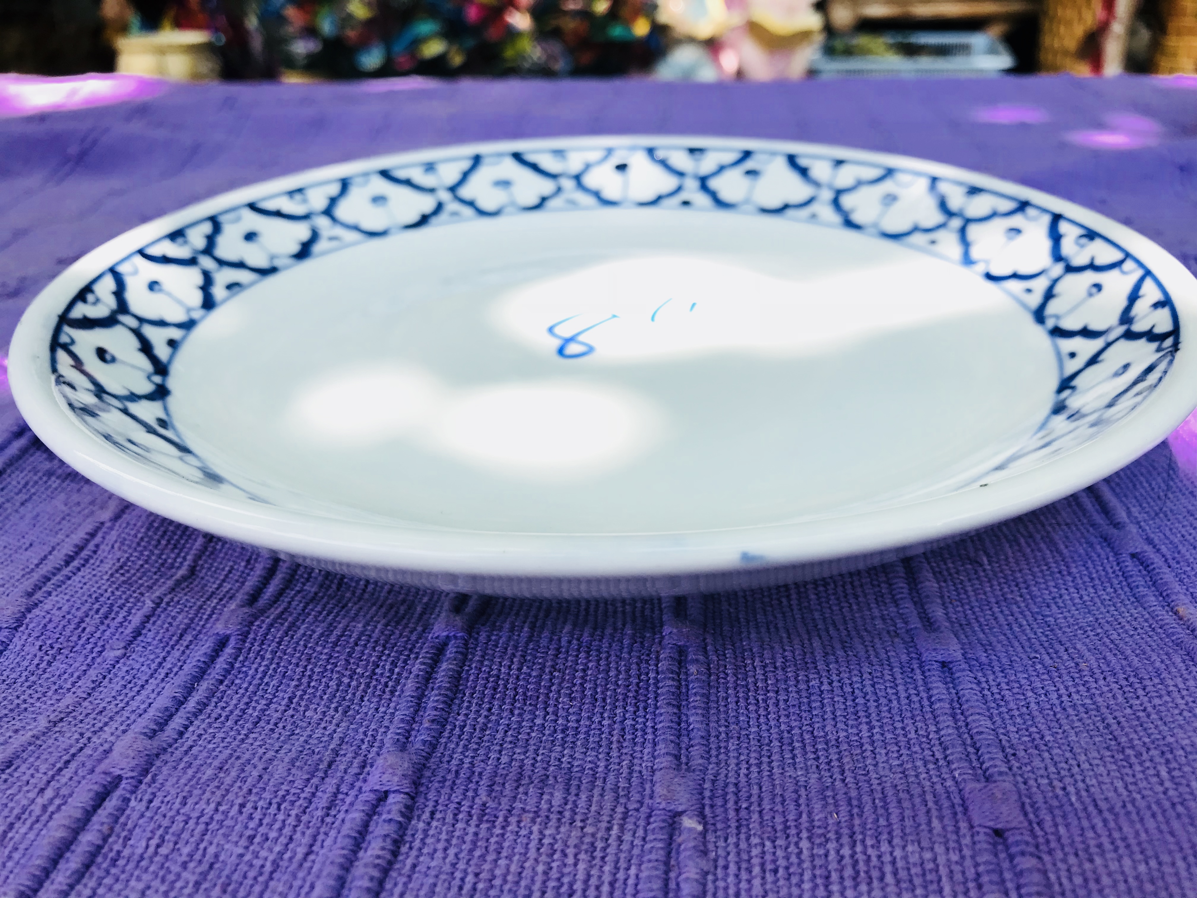 จานกลมลายไทยทรงบัว8"