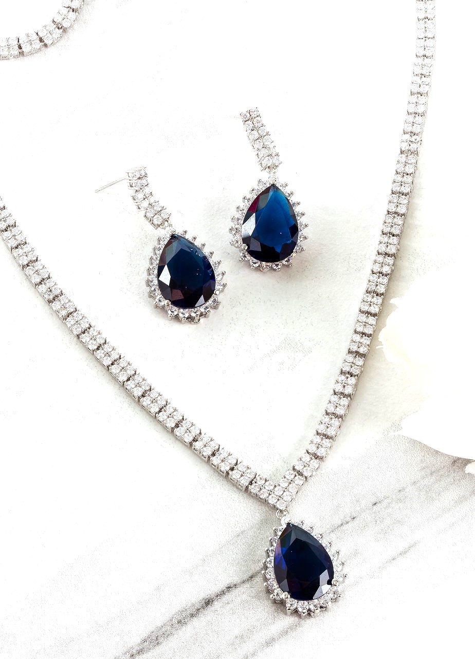 SAPPHIRE DIAMOND 18K WHITE GOLD NECKLACE EARRING สร้อยคอ ต่างหู ไพลิน ล้อมเพชร ทอง 18K Pre-order
