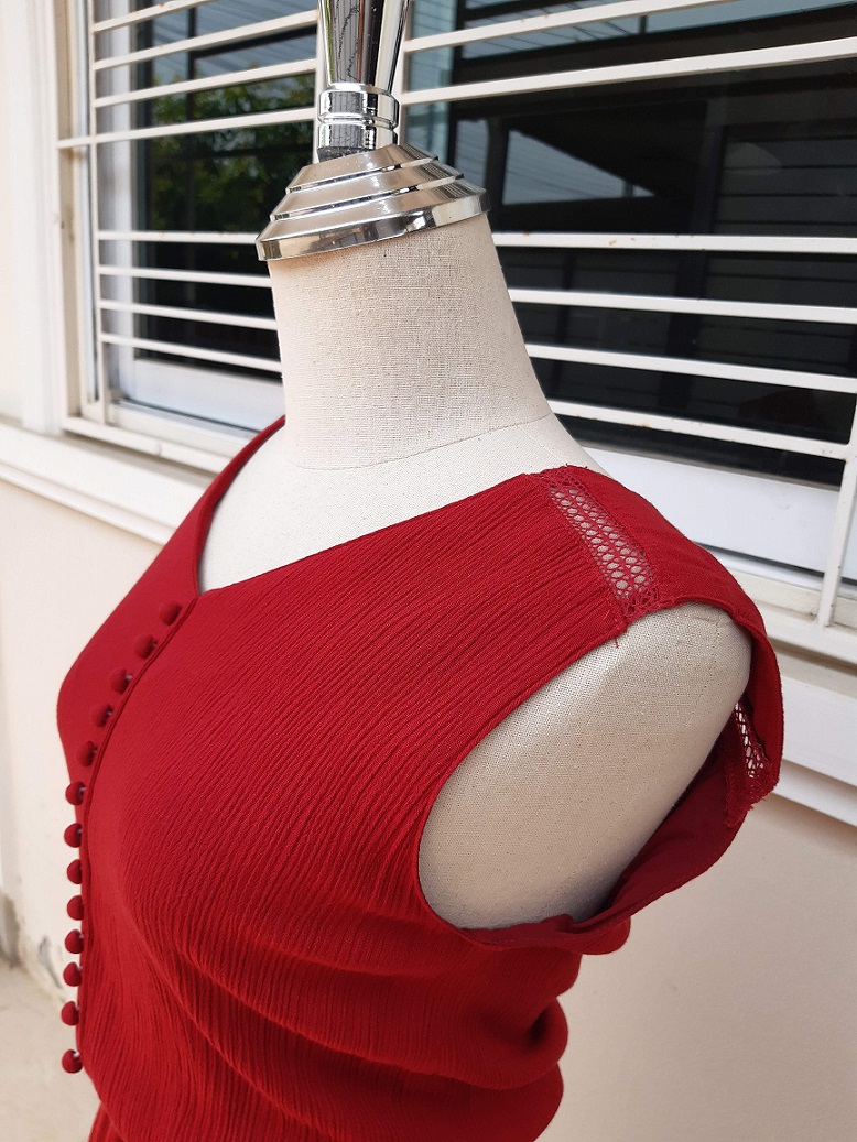 เดรสญี่ปุ่นสีแดงเข้ม เอวรูดเชือก 2 ฝั่ง ผ้าไม่ต้องรีด