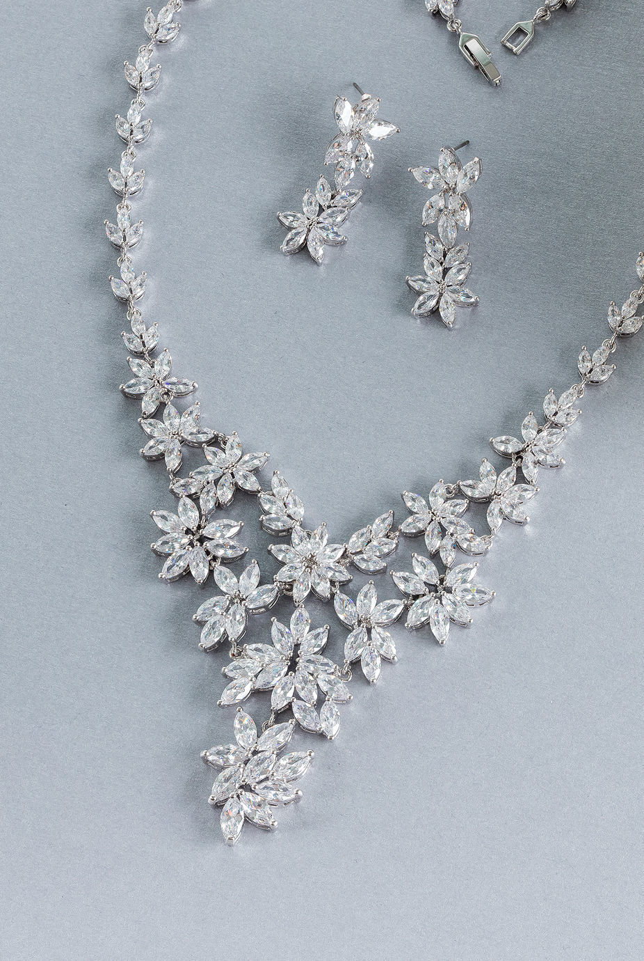 DIAMOND 18K WHITE GOLD NECKLACE EARRING สร้อยคอ ต่างหู เพชร ทอง 18K Pre-order