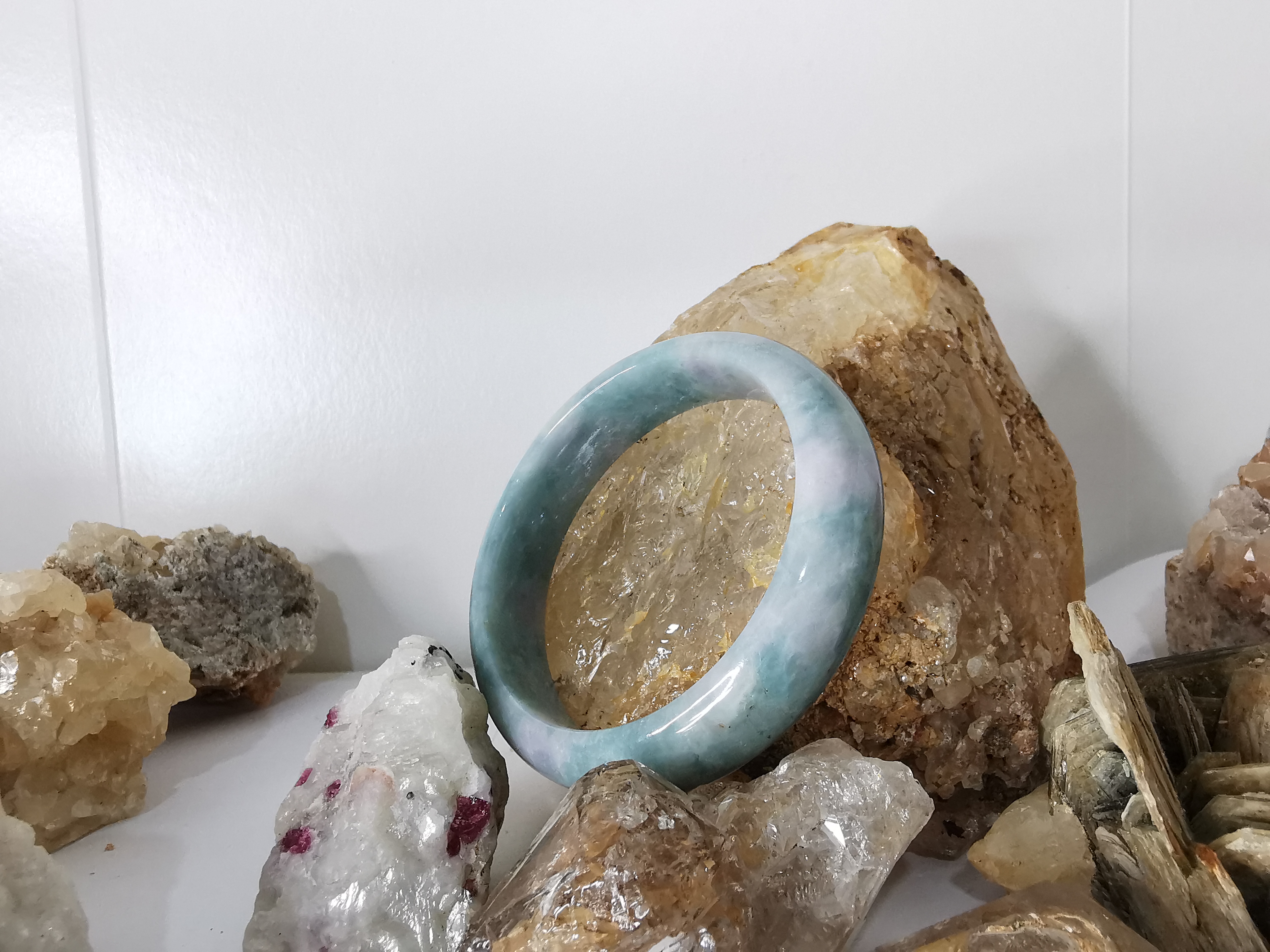 Violet Green White Jadeite Bangle กำไลหยกเจไดต์แท้ Diameter/ เส้นผ่านศูนย์กลางด้านใน /size 57 mm.*