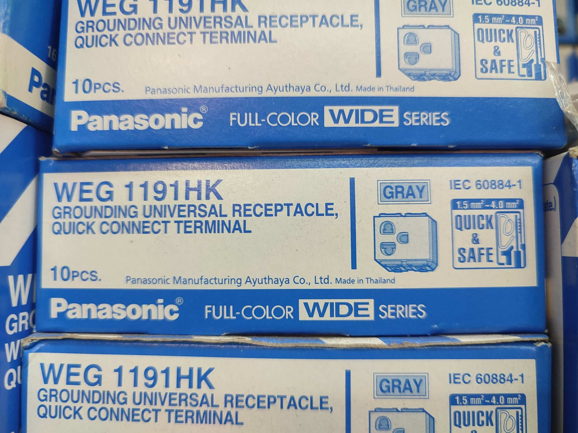 Panasonic ปลั้กกราวเดียว พานาโซนิค สีดำ วายซีรีย์ WIDESEIRE สีดำ รุ่น WEG1191H เต้ารับเดี่ยวแบบมีกราวด์ 1ตัว