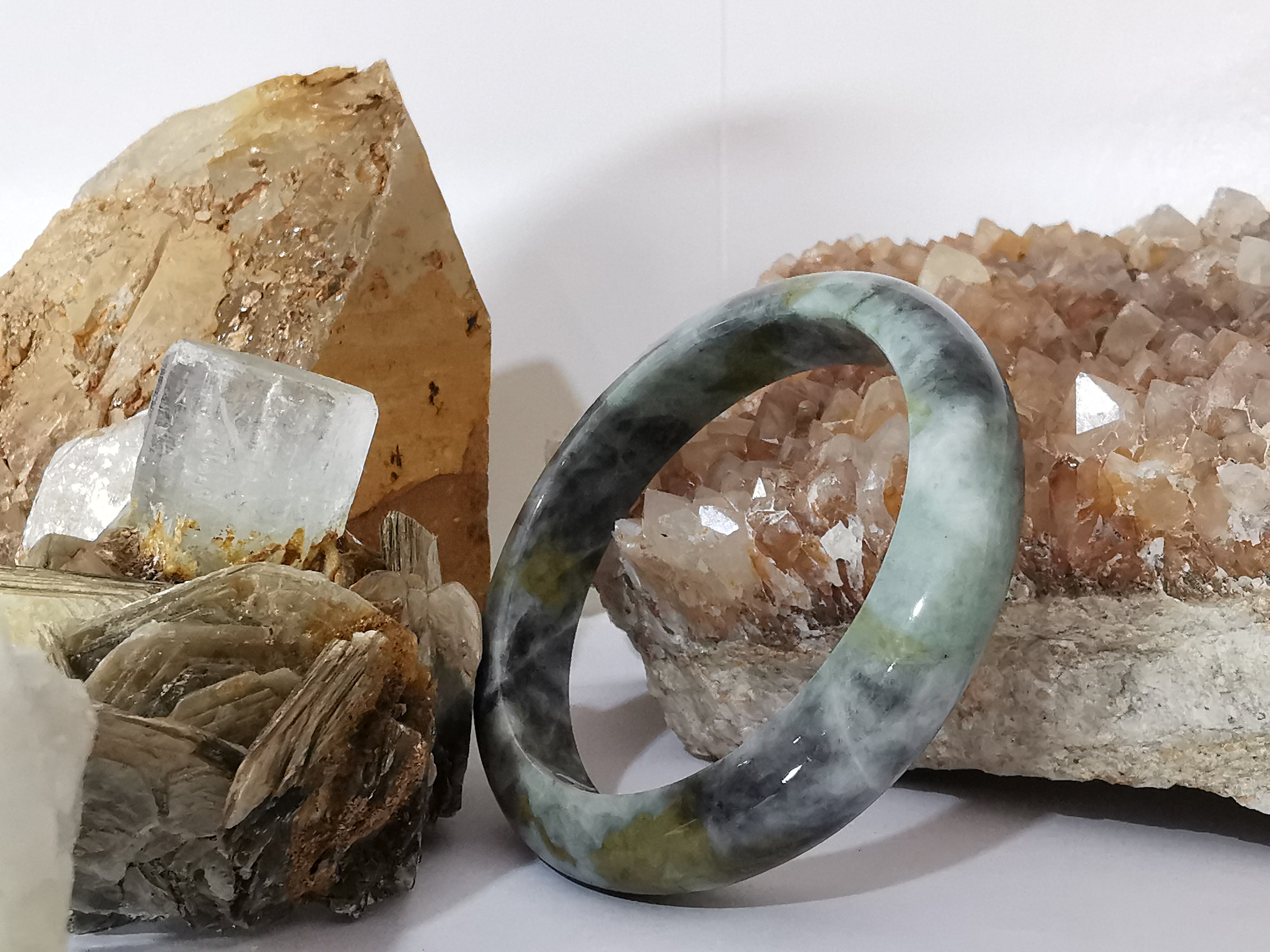 Green Grey Black White Bangle กำไลหยกเจไดต์แท้ Diameter/ เส้นผ่านศูนย์กลางด้านใน 58 mm.