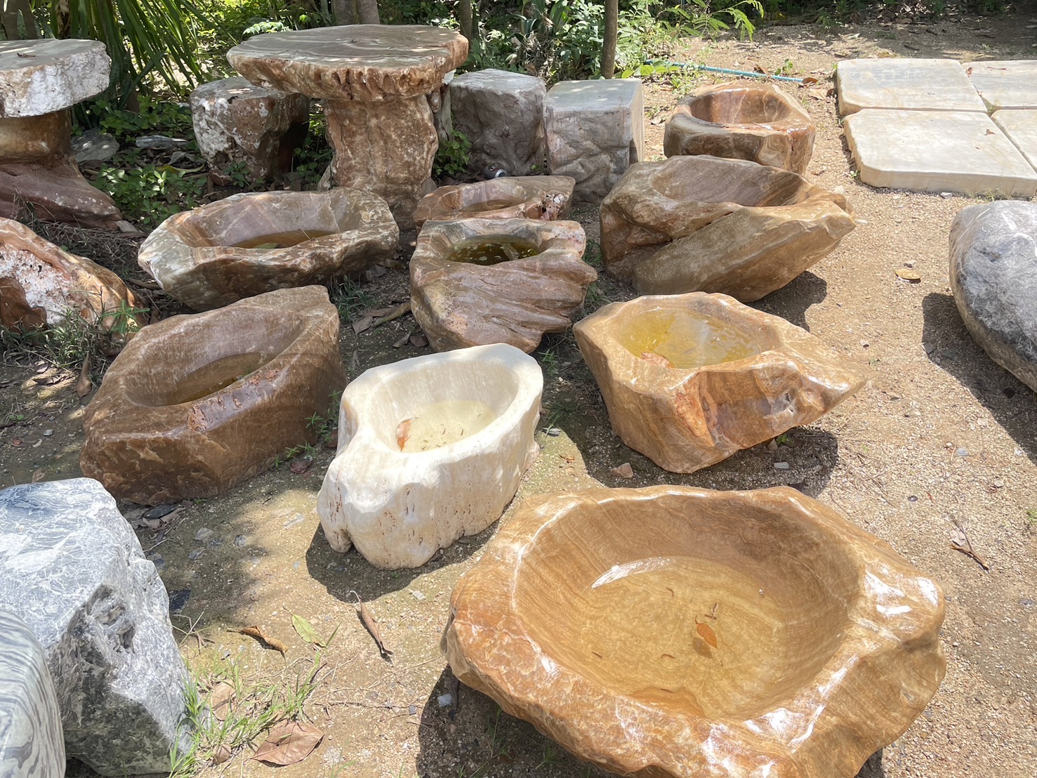 อ่างหินธรรมชาติ