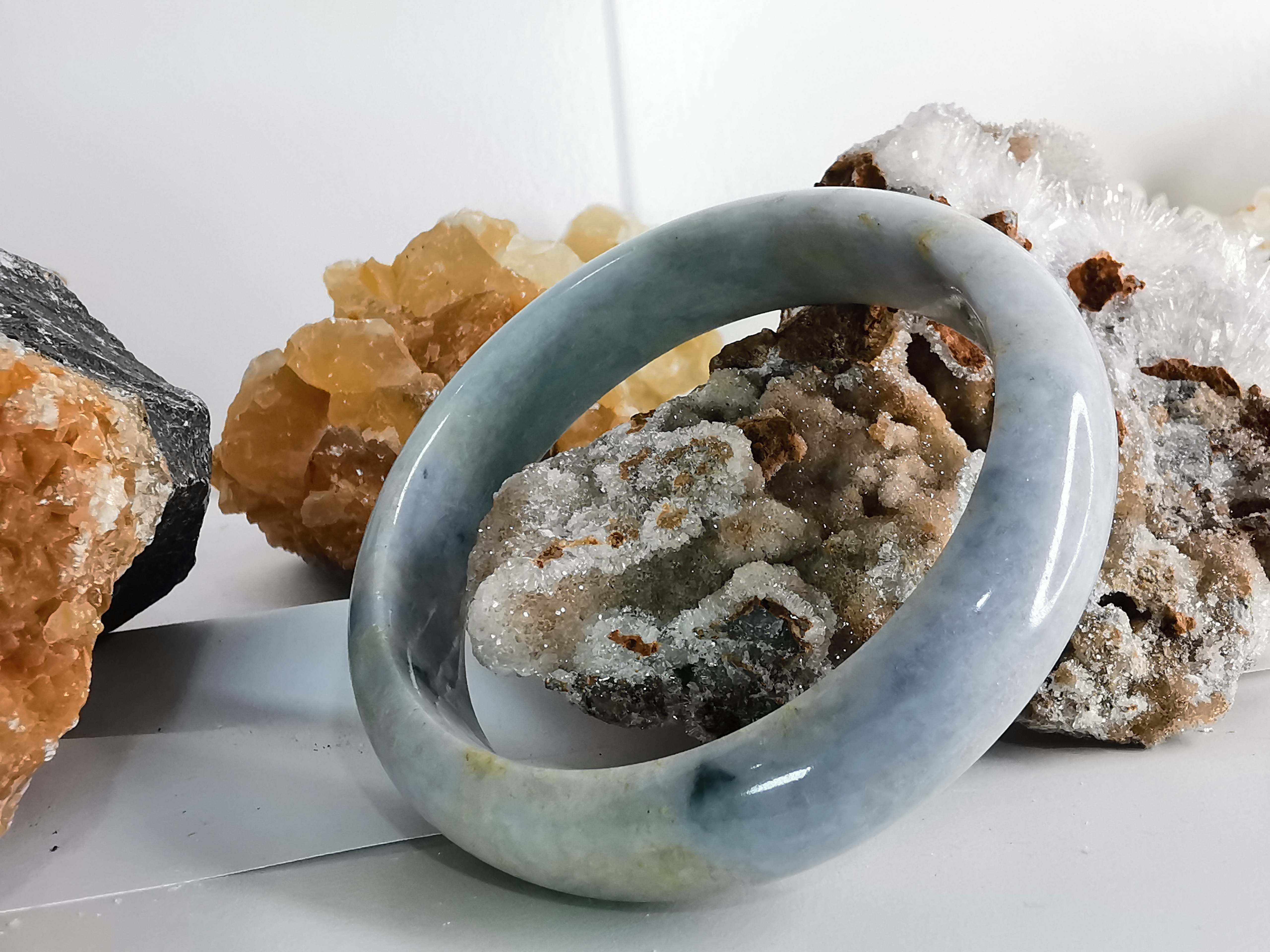 Blue Green Yellow Jade Bangle กำไลหยกเจไดต์แท้ Diameter/ เส้นผ่านศูนย์กลางด้านใน 59 mm.