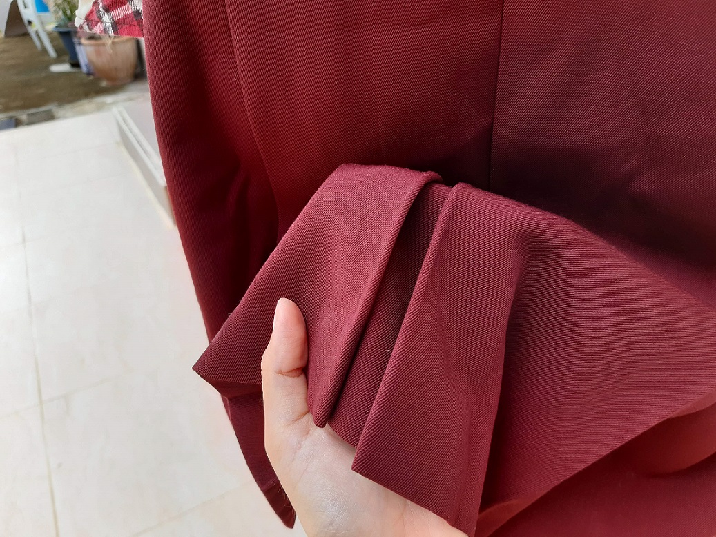 กระโปรงวินเทจจีบรอบผ้าวูลสีแดงเลือดหมู