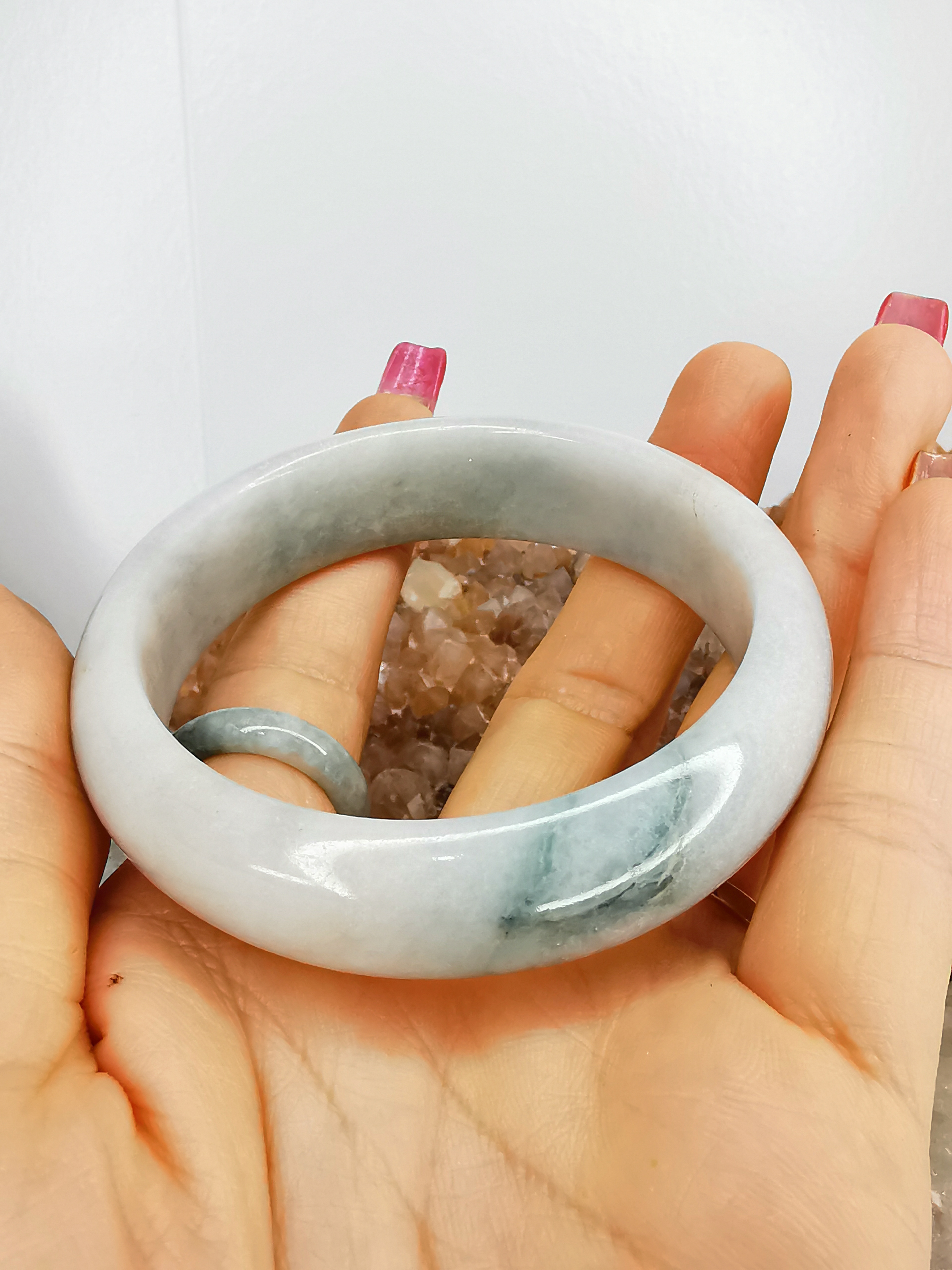 White Green Jade Bangle กำไลหยกเจไดต์แท้ Diameter/ เส้นผ่านศูนย์กลางด้านใน 56 mm.