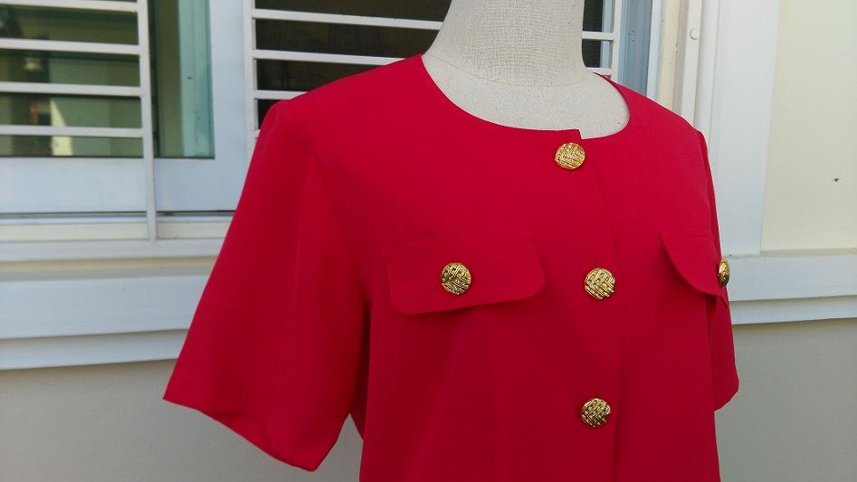 เสื้อสีชมพูบานเย็น