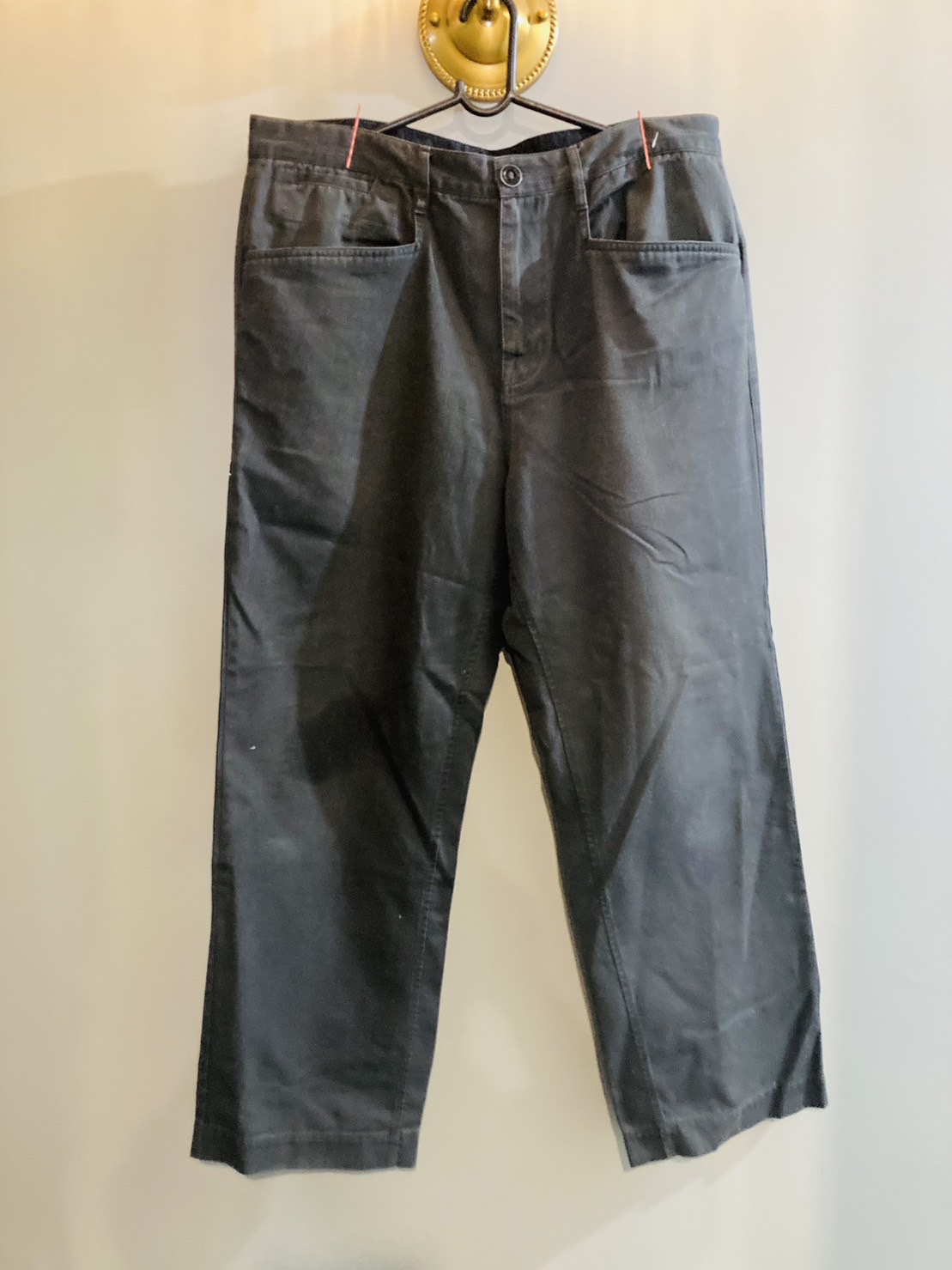 G 230079 กางเกงชิโนสีเทา ราคาเช่า 45 บาท ต่อ 1 วัน