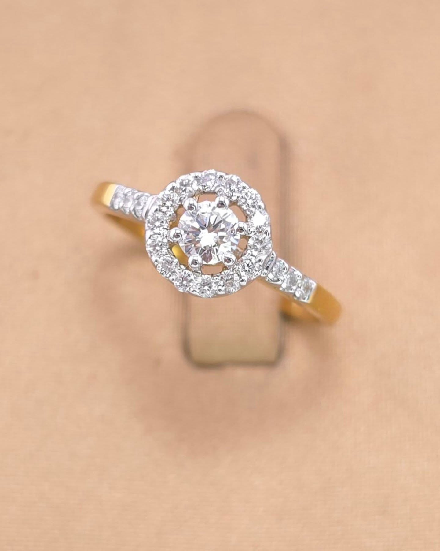 แหวนทองคำ 18K เพชรเกสร 18 ตัง 1 เม็ด 1 ตัง 20 เม็ด รวม 38 ตัง น้ำ 96-97 ความสะอาด vvs-vs ไซส์ 49 น้ำหนัก 2.23 กรัม ราคา 9,500.-(Net)