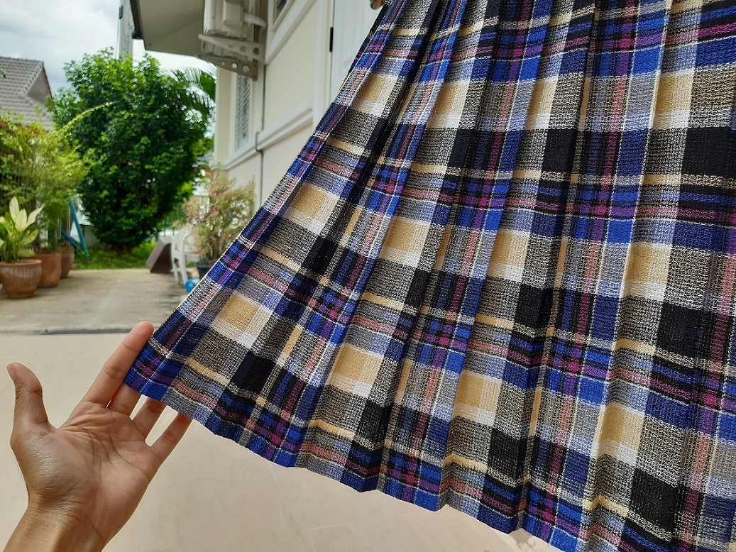 กระโปรงวินเทจลายสก๊อตสีสวย หายาก