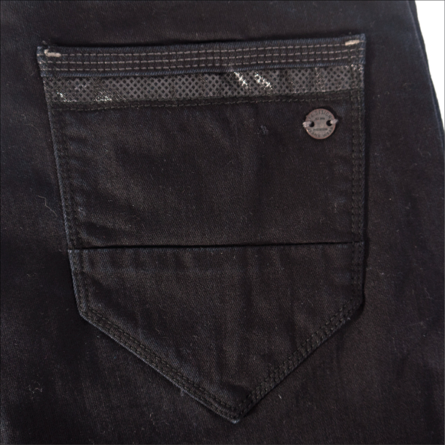 G 160174 กางเกงขายาว (ยีนส์) F4 Design ราคาเช่า 70 บาท ต่อ 1 วัน