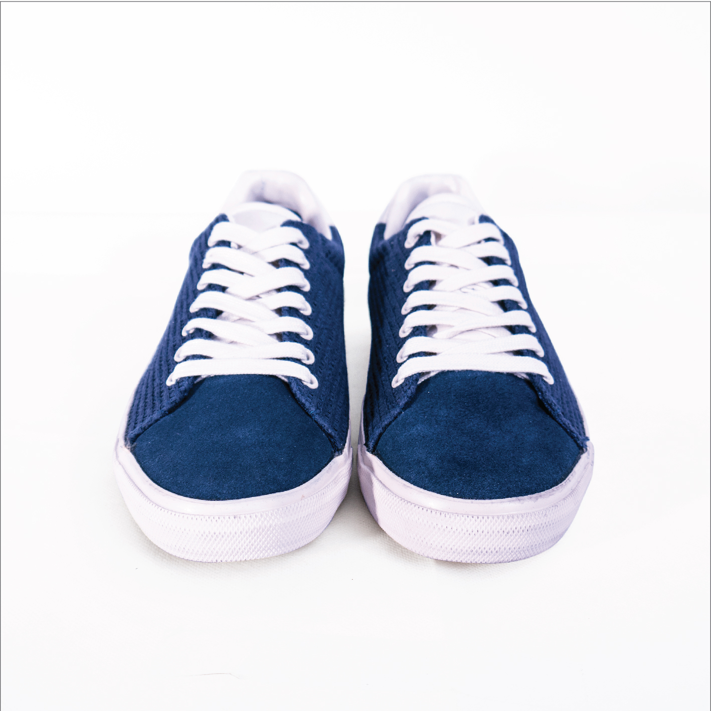 G 160107 รองเท้าผ้าใบ ZARA ราคาเช่า 100 บาท ต่อ 1 วัน (สินค้าหมด)