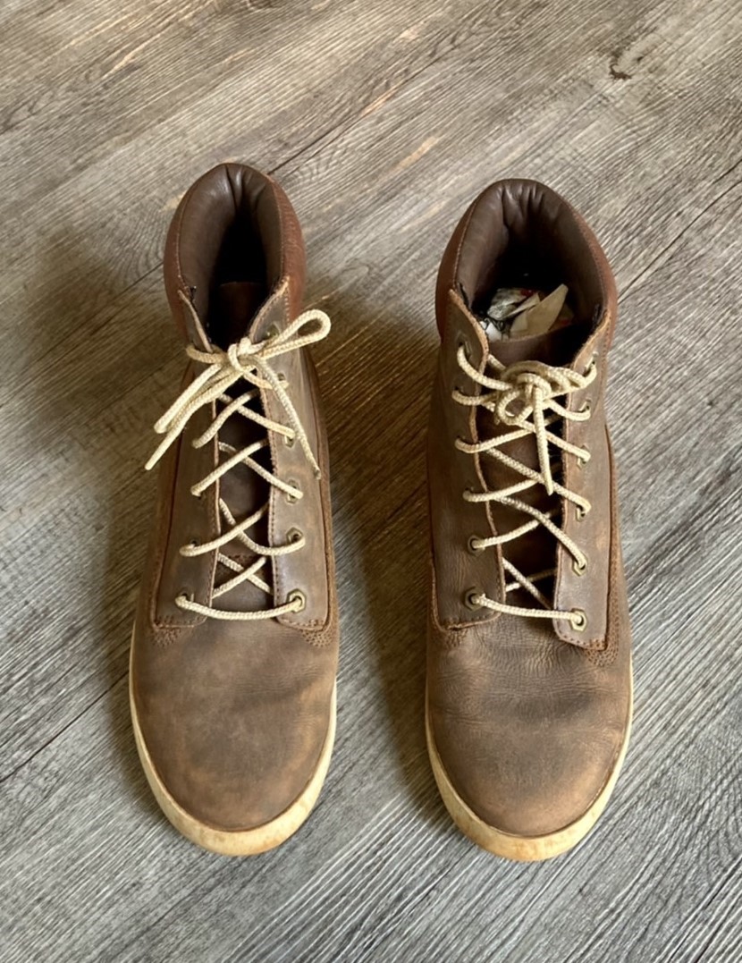 G 210311 รองเท้าบูทหนัง ราคาเช่า 75 บาท ต่อ 1 วัน