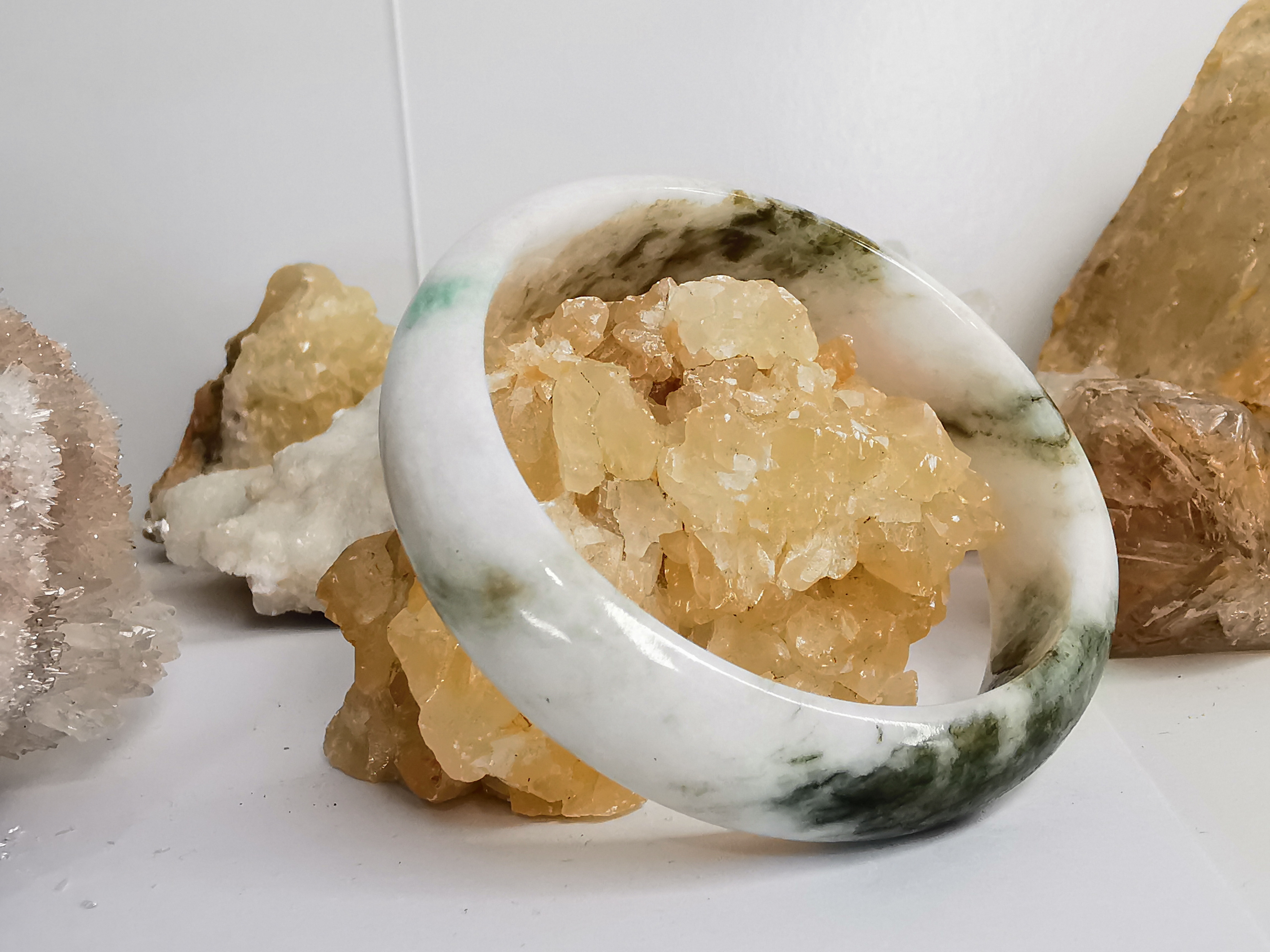 Green White Jade Bangle กำไลหยกเจไดต์แท้ Diameter/ เส้นผ่านศูนย์กลางด้านใน 59 mm.