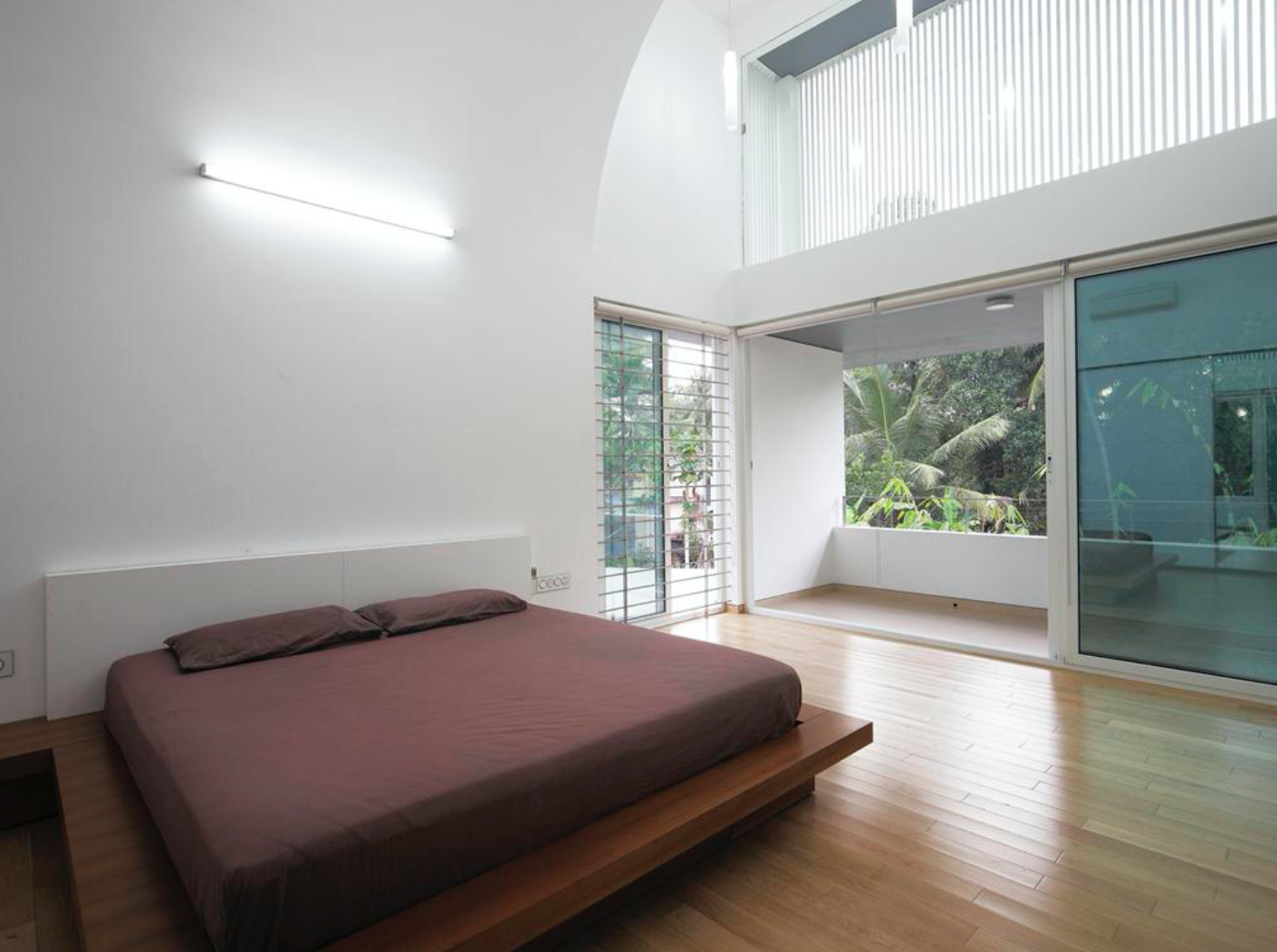 LED T8 Super White หลอดแอลอีดี T8 ซุปเปอร์ไวท์ แสงขาวกว่าหลอดทั่วไป