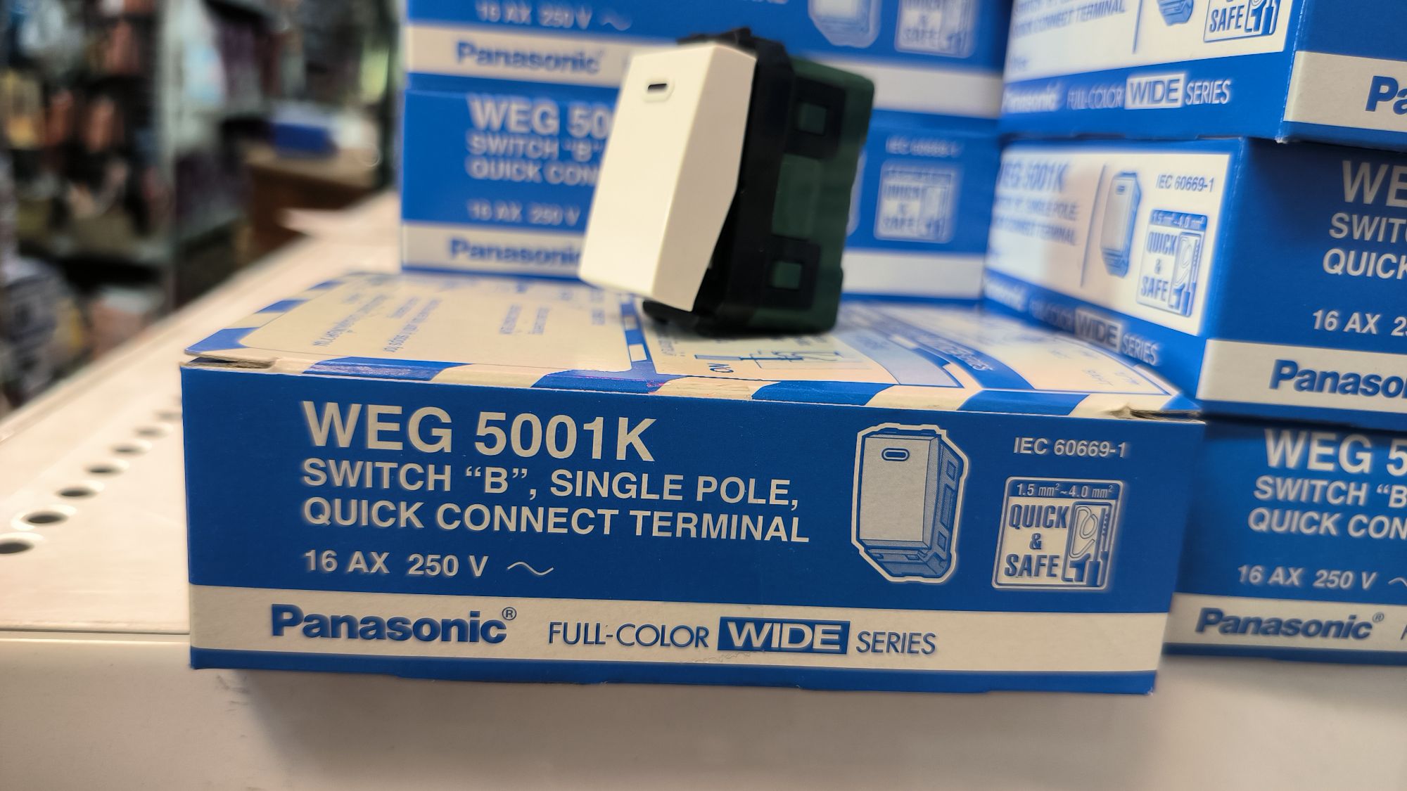 Panasonic สวิทซ์พานาโซนิค สวิทช์ทางเดียว รุ่น WEG5001 10 ตัว