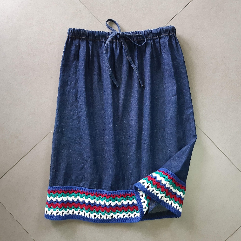กระโปรงยีนส์สั้นทรงเอ ชายกระโปรงถักโครเชต์