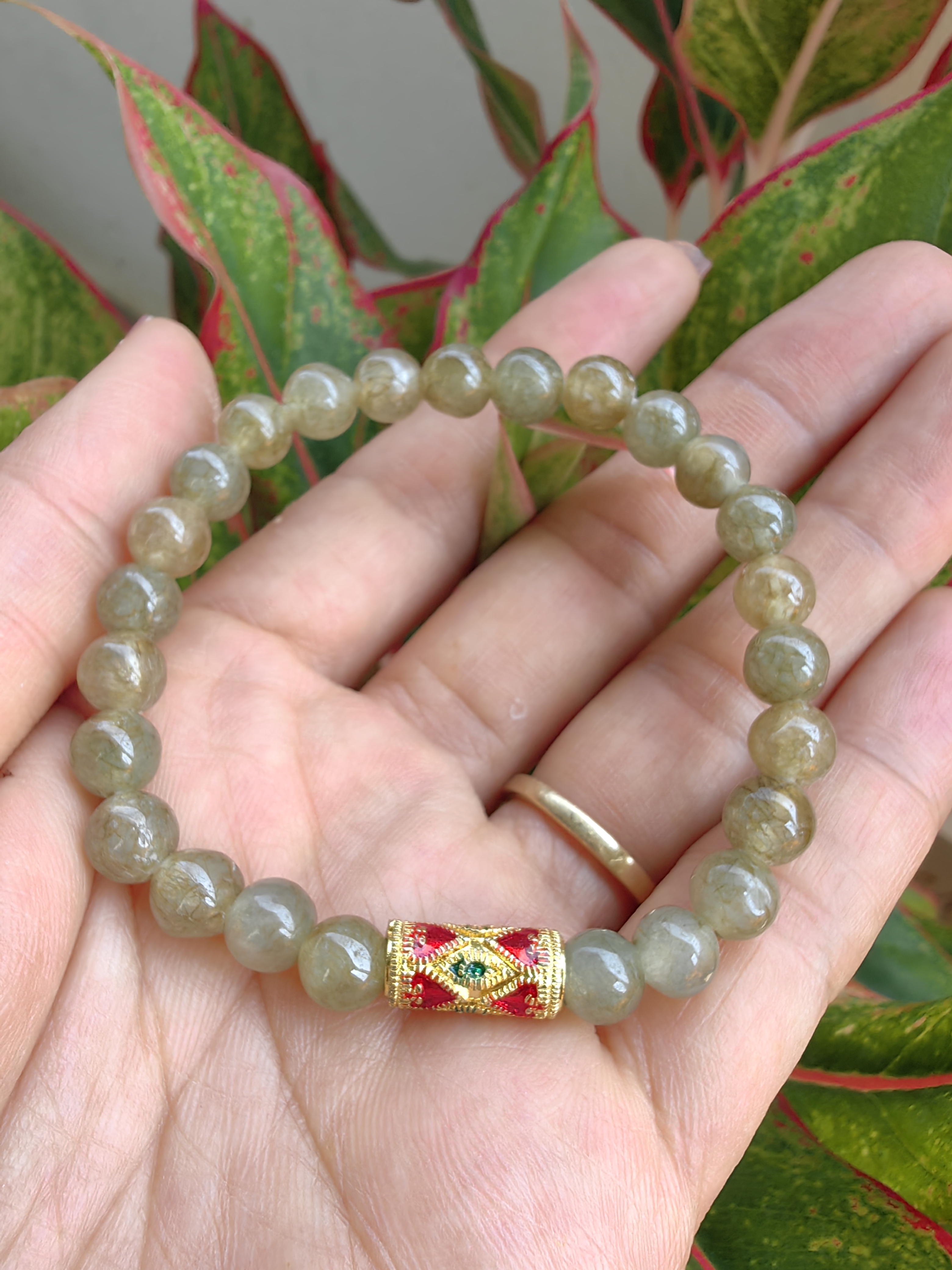 Yellowish Green Burmese Jadeite Bracelets Thai Enamel Gold plated 7 mm. สร้อยข้อมือหยกพม่า เขียวอมเหลือง ลงยาสุโขทัย กลม 7 มม. Free Size