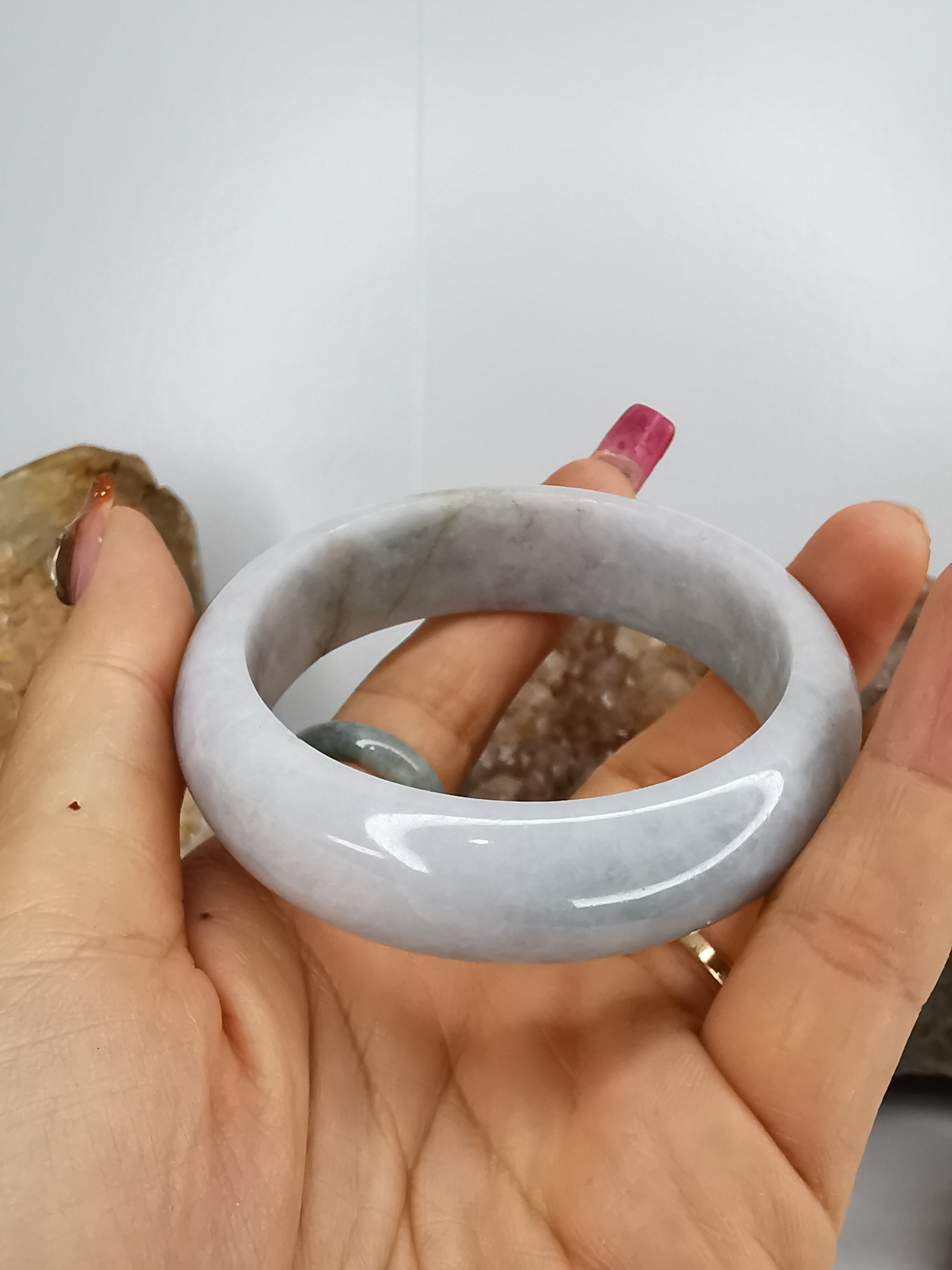 White Green Jade Bangle กำไลหยกเจไดต์แท้ Diameter/ เส้นผ่านศูนย์กลางด้านใน 55 mm.