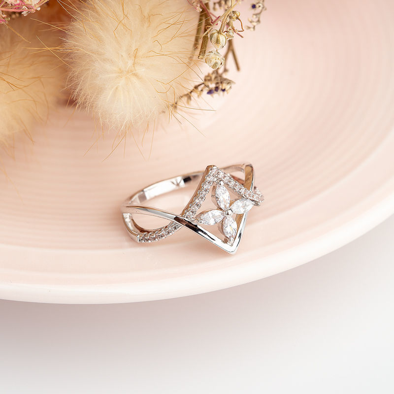 DIAMOND 18K WHITE GOLD RING แหวน เพชร ทอง 18K Pre-order