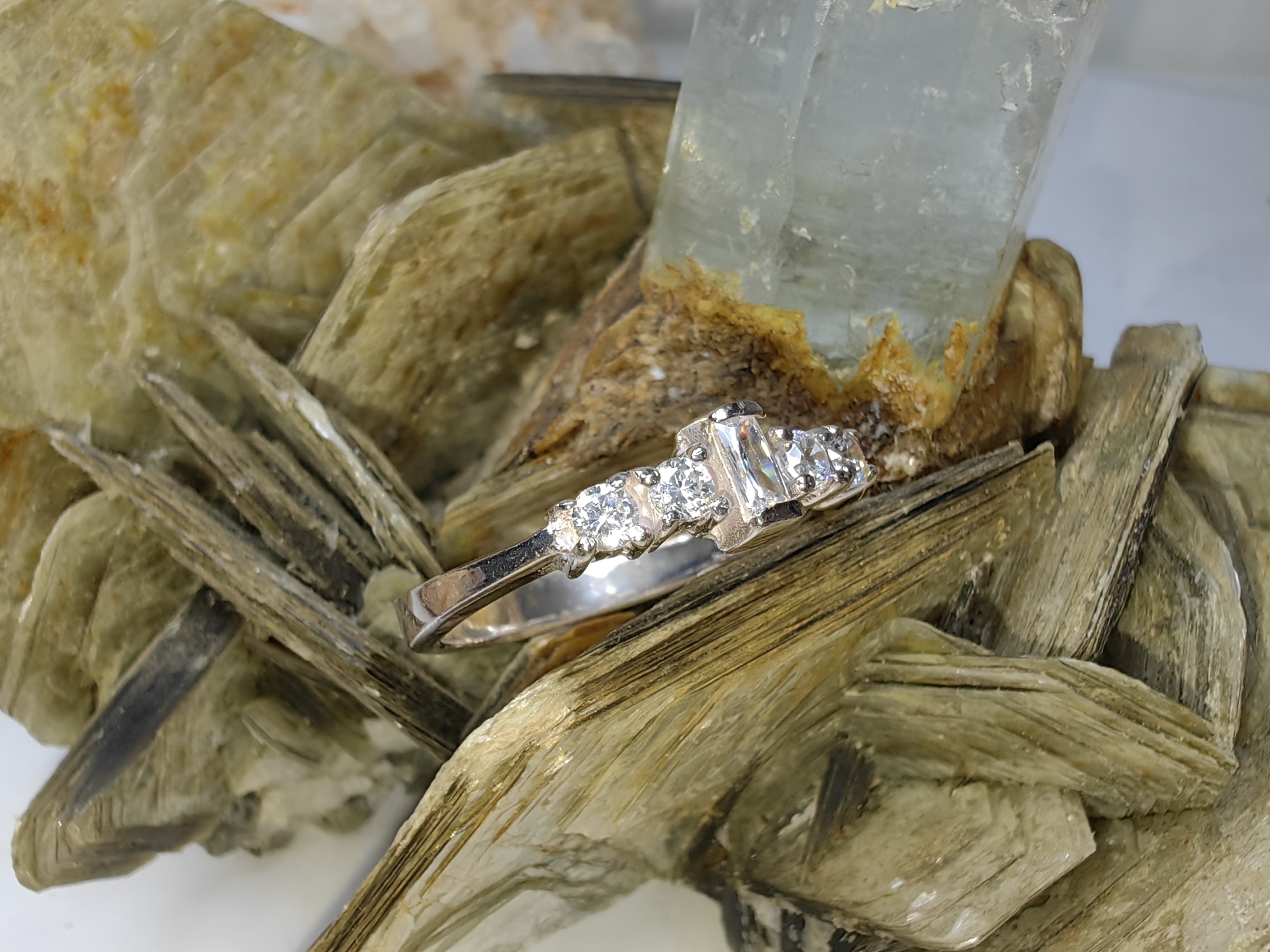 แหวนเพชร CZ เงินแท้ 92.5% Cubic Zirconia 925 Sterling Silver Ring Size 56