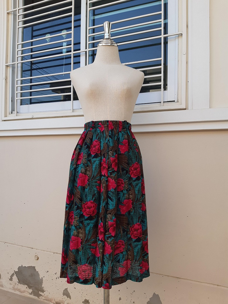 กระโปรงวินเทจลายดอกไม้ เอวยืดใส่สบาย